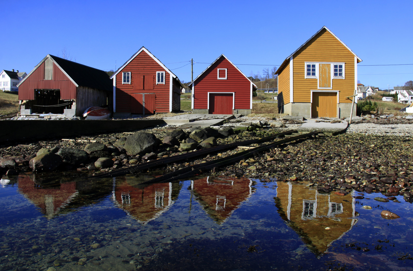 voda, budova, odraz, nebe, pláž, Dům, vesnice, večer, pobřeží, fjord, Mars, loděnice, 2015, jaro, chalupa, 4, Skandinávie, majetek, fotografie, odrazy, primavera, pramen, loděnice, domů, foto, colori, předměstí, fasáda, Hordaland, var, statek, pro r, vestlandet, Norvegia, obytný prostor, nemovitost, Noreg, naust, Fusa, Dese, Strandvik, fusakommune, hordalandfylke, desefoto, Fruhling, fj re, Bj rnefjorden, March14, Firenaust