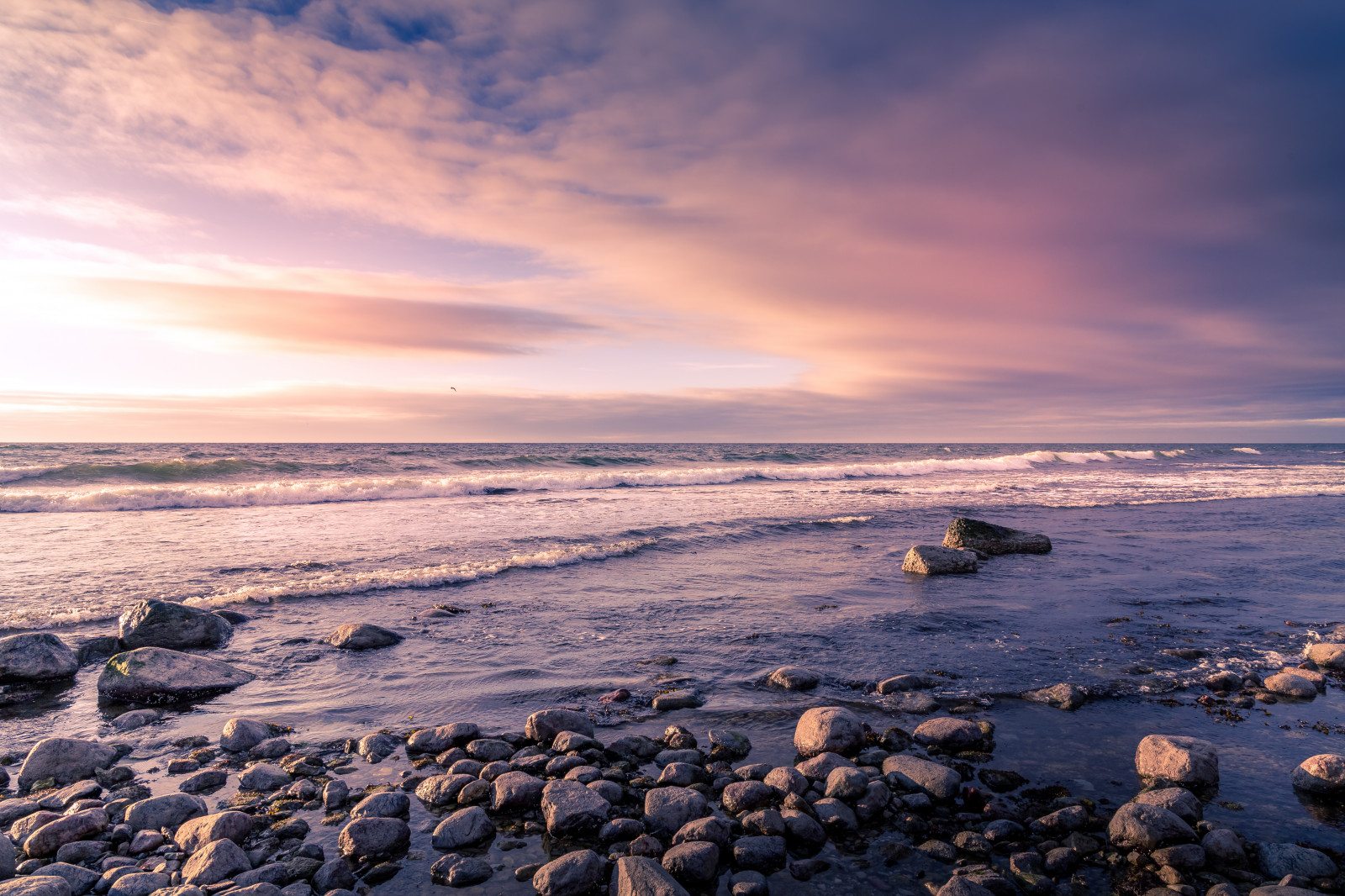 slunečnímu záření, krajina, západ slunce, moře, záliv, Skála, Příroda, pobřeží, písek, odraz, nebe, pláž, svítání, večer, ráno, pobřeží, horizont, pelerína, Švédsko, soumrak, zasněný, mrak, svítání, oceán, vlna, se, materiál, Gotland, tělo z vody, mořská vlna, gotlandsl n