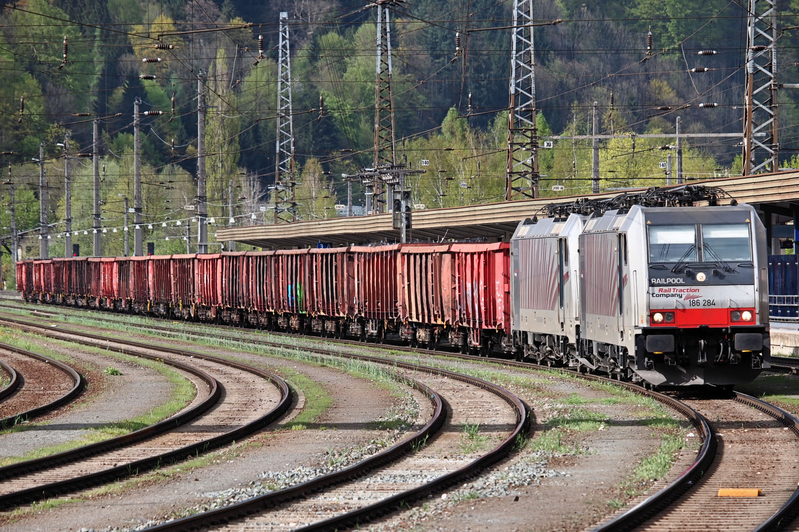 Hintergrundbilder : Eisenbahn, Bahnhof, Zug, Österreich, Oostenrijk