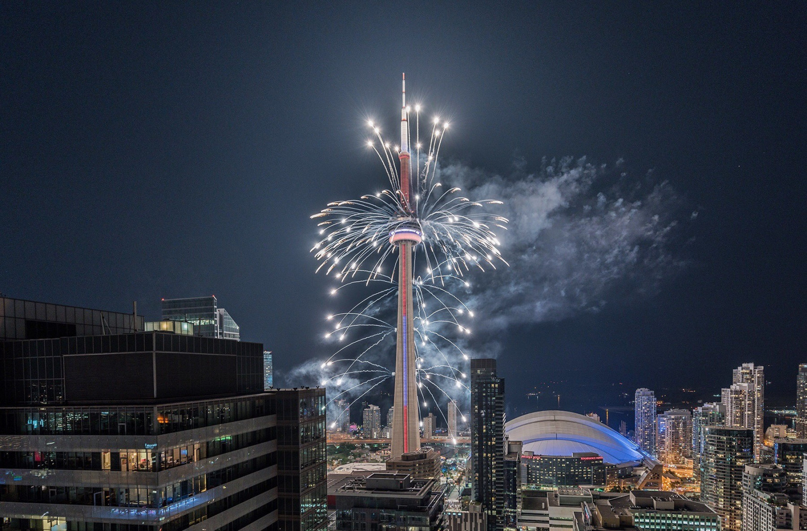 město, panoráma města, noc, budova, ohňostroj, panoráma, mrakodrap, metropole, rekreace, Atmosféra Země, Metropolitní oblast, lidské osídlení, rekreaci ve volné přírodě