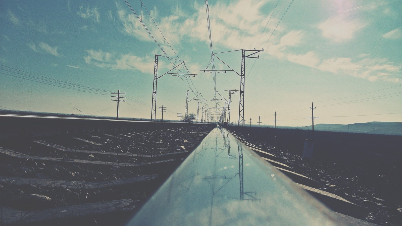 slunečnímu záření, západ slunce, moře, voda, odraz, nebe, sníh, zima, vozidlo, železnice, svítání, modrý, večer, ráno, věž, vítr, horizont, Letecký pohled červ, utility pól, elektrické vedení, elektřina, mrak, počasí, vlna, tvar, stožár, atmosférický jev, Atmosféra Země