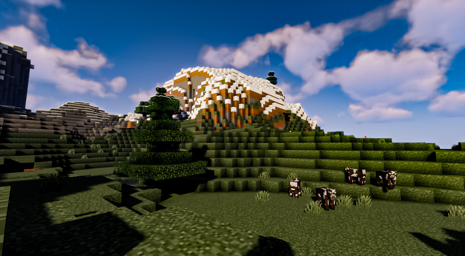 mrak, nebe, rostlina, Příroda, přírodní prostředí, Natural landscape, vegetace, tráva, strom, biome, lučina, krajina, volný čas, kupa, urbanismus, People in nature, kopec, sklon, environmental art, terénní, prérie, Cestovní ruch, zahrada, keř, pastvina, město, Skála, turistická atrakce, horizont