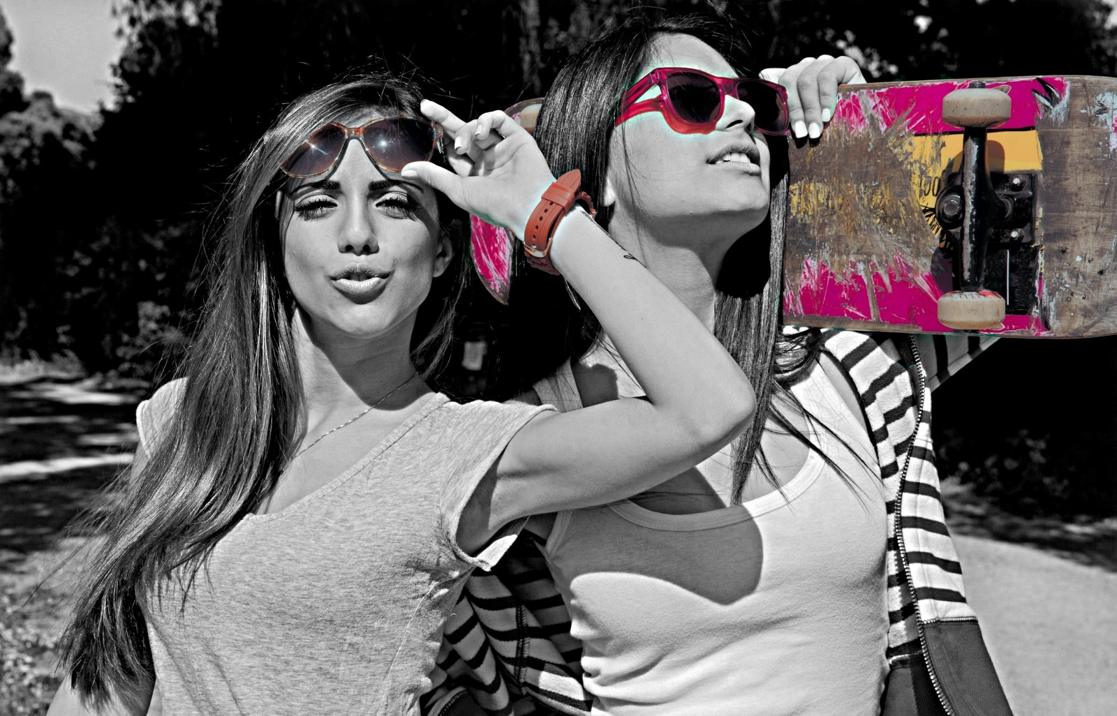 Wallpaper : selective coloring, long hair, skateboard ...