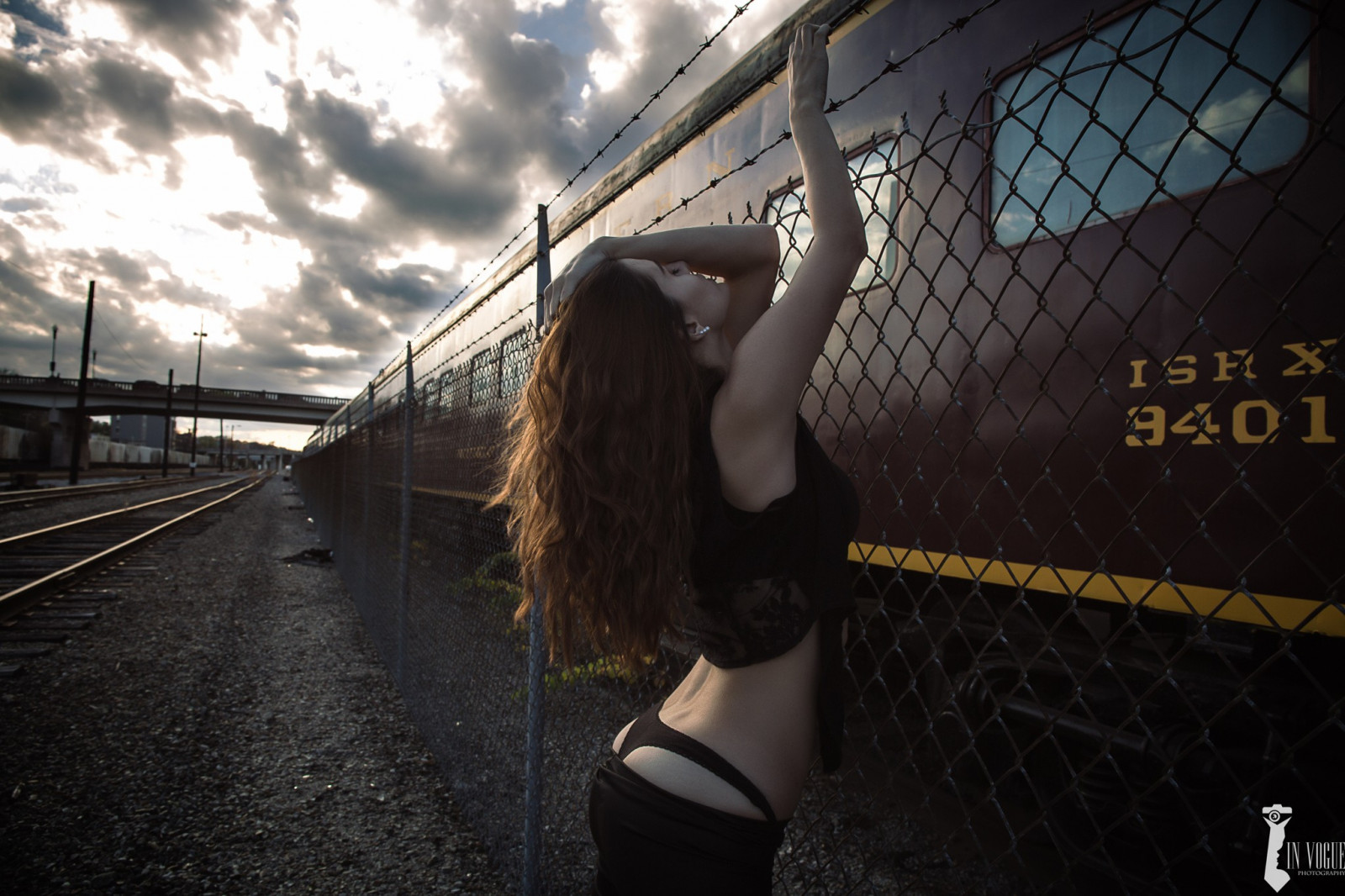 sort, Kvinder, model, Lukkede øjne, fotografering, G-streng, læder leggings, bukserne nede, tilbage smilehuller, Joanna wroten, Lance Andrews, lys, fotografi, mørke, billede, skærmbillede