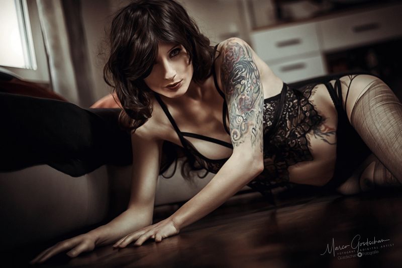 Marco Gosdschan, 500px, ženy, model, na podlaze, tetování Marco Gosdschan, 500px, ženy, model, na podlaze, tetování