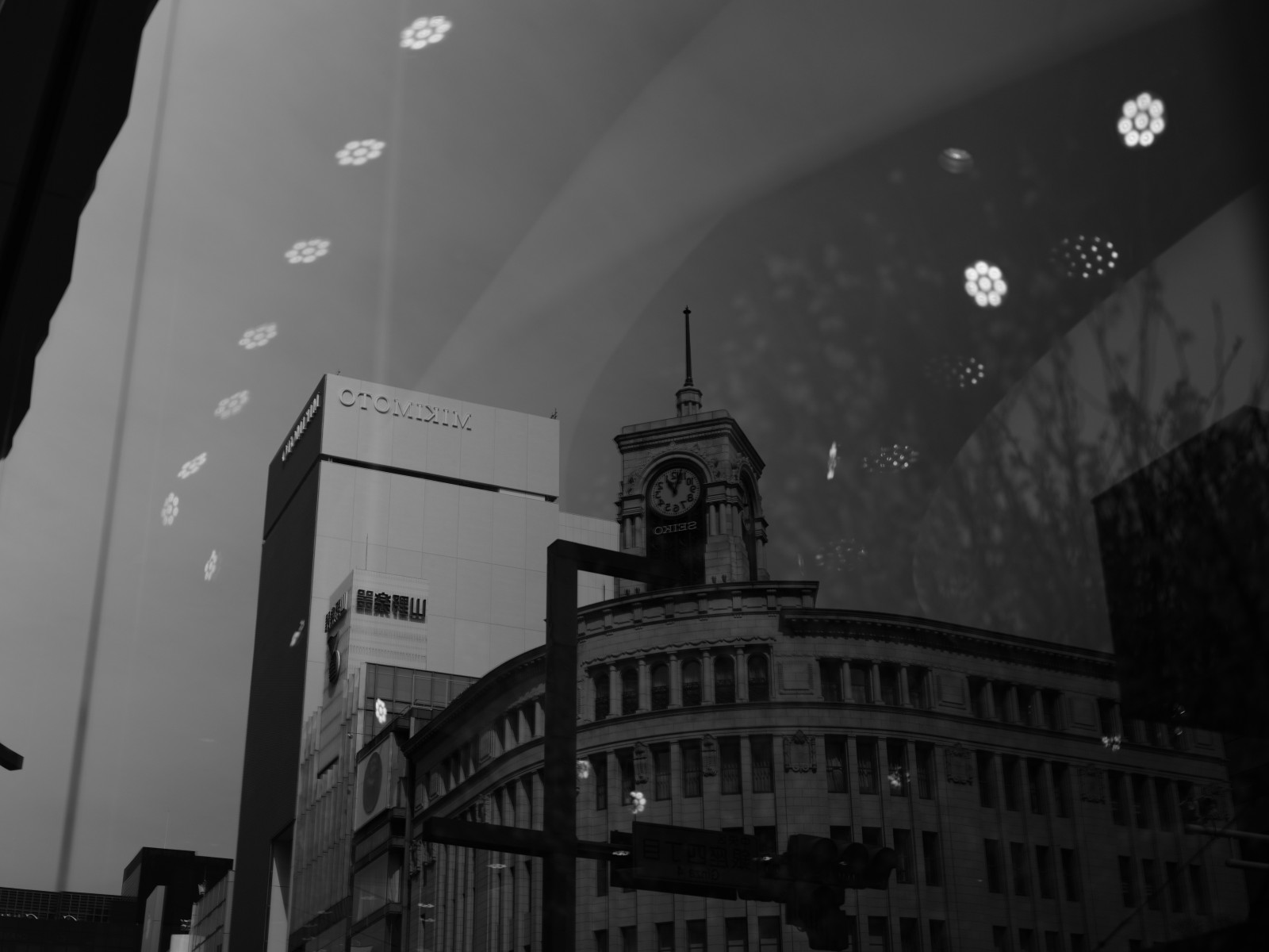 Japonsko, bílý, Černá, černobílý, noc, fotografování, Tokio, Fujifilm, jp, světlo, osvětlení, tvar, fuji, tma, Fujinon, gf, gf63mm, gf63mmf28rwr, gfx, gfx50s, Ginza, Černý a bílý, monochromatické fotografování, Film noir