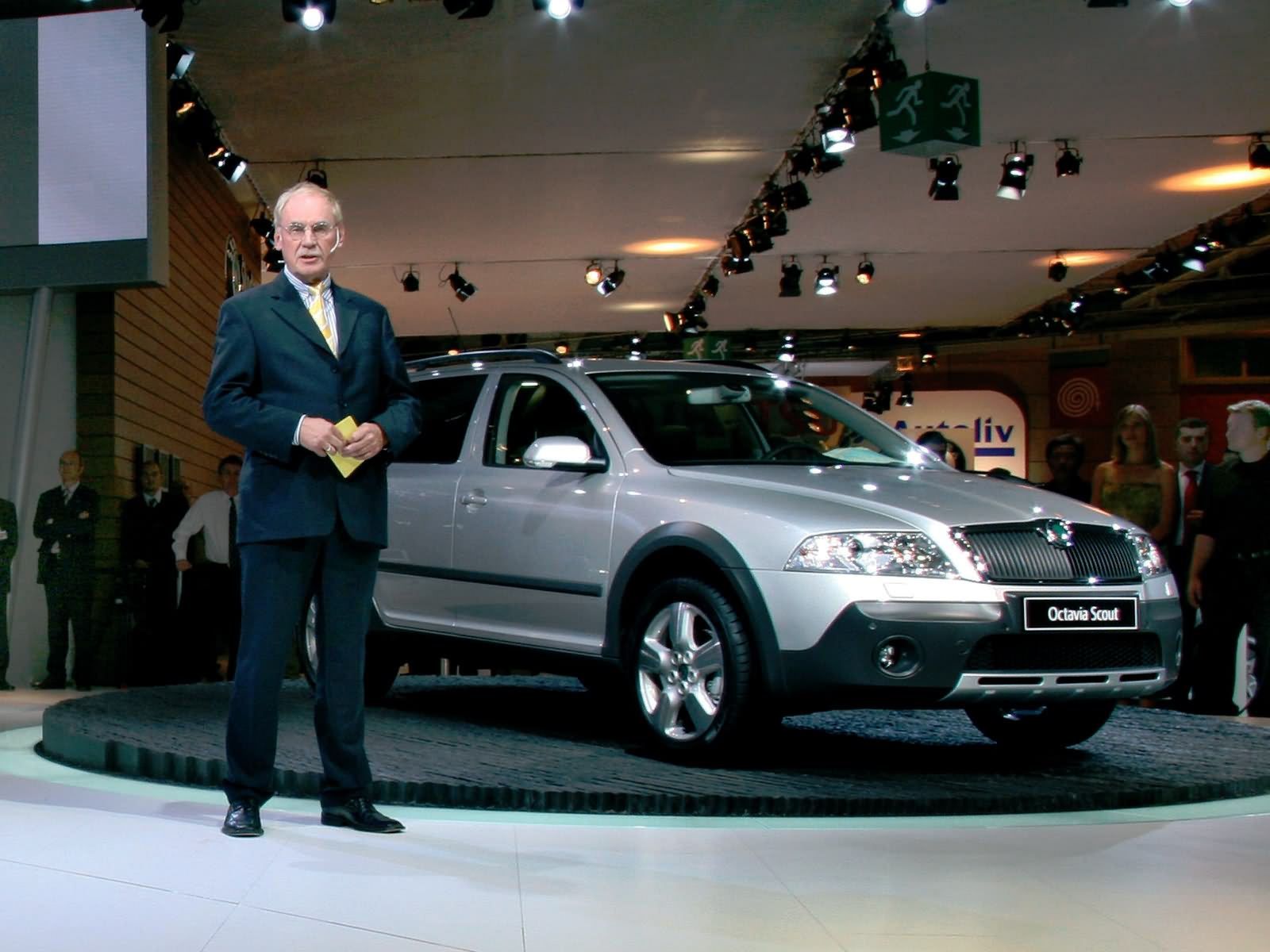 auto, BMW, vozidlo, limuzína, Skoda, 2012, netcarshow, netcar, obrázky vozidel, photo auto, kolo, výstava, Octavia Scout, pozemní vozidla, automobilového designu, automobilový exteriér, automobil make, luxusní vůz, crossover sUV, výkonné auto, sportovní užitkové vozidlo, auto show, vozy Volvo