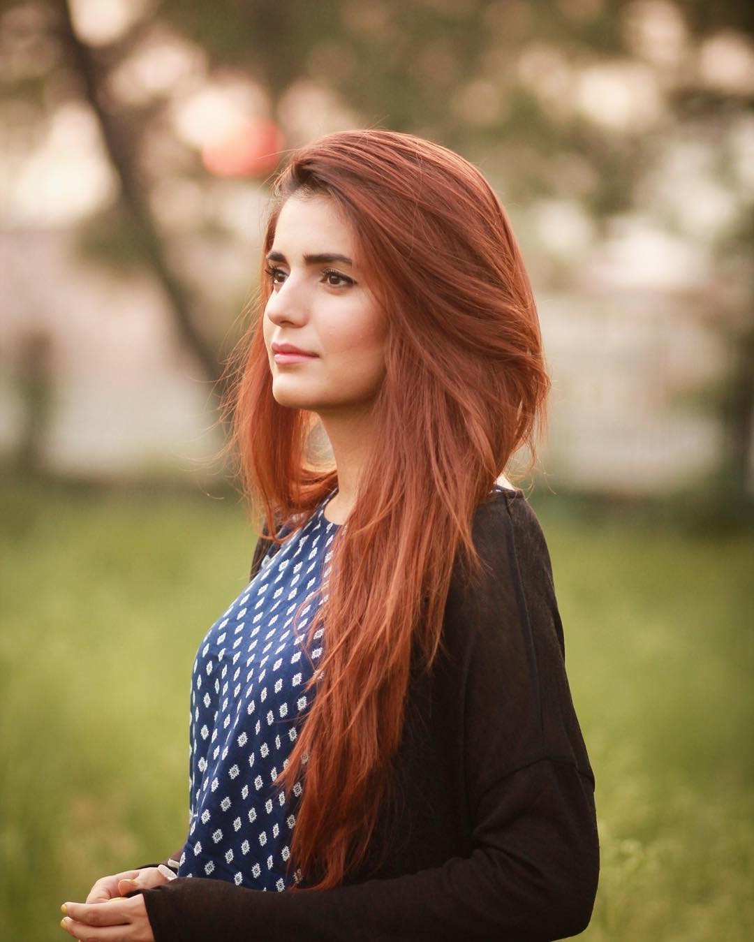Oboi Zhenshiny Model Portret Dlinnye Volosy Fotografiya Pevec Moda Vesna Momina Mustahsan Devushka Krasotu Ledi Svetlyj Pricheska Portretnaya Fotografiya Fotosessiya Korichnevye Volosy Cvet Chelovecheskogo Volosa 1080x1349 Ludendorf 19407