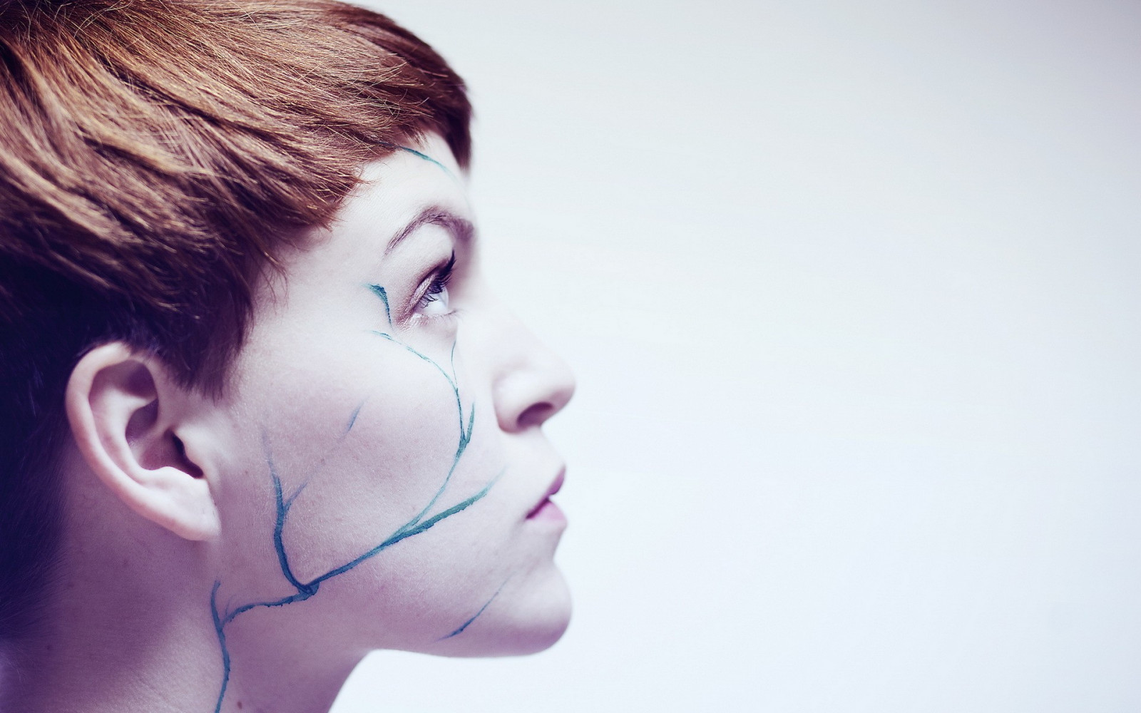 tvář, bílý, ženy, model, portrét, brýle, fotografování, profil, modrý, vlasy, vzhlížet, nos, růžový, emoce, Osoba, kůže, hlava, barva, dívka, krása, oko, žena, fotografie, smysl, účes, portrétní fotografie, focení, mimika, Lidské tělo, orgán, zblízka, interakce