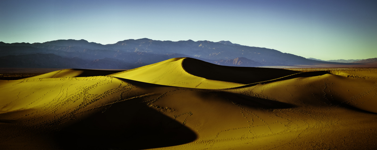luce del sole, paesaggio, montagne, tramonto, collina, sabbia, cielo, parco, giallo, mattina, deserto, orizzonte, valle, morte, duna, Sahara, leggero, nube, nazionale, dune, montagna, Materiale, piatto, sfondo del computer, ecosistema, catena montuosa, landform Eolie, erg, ecoregione, sabbia canto, Mesquite