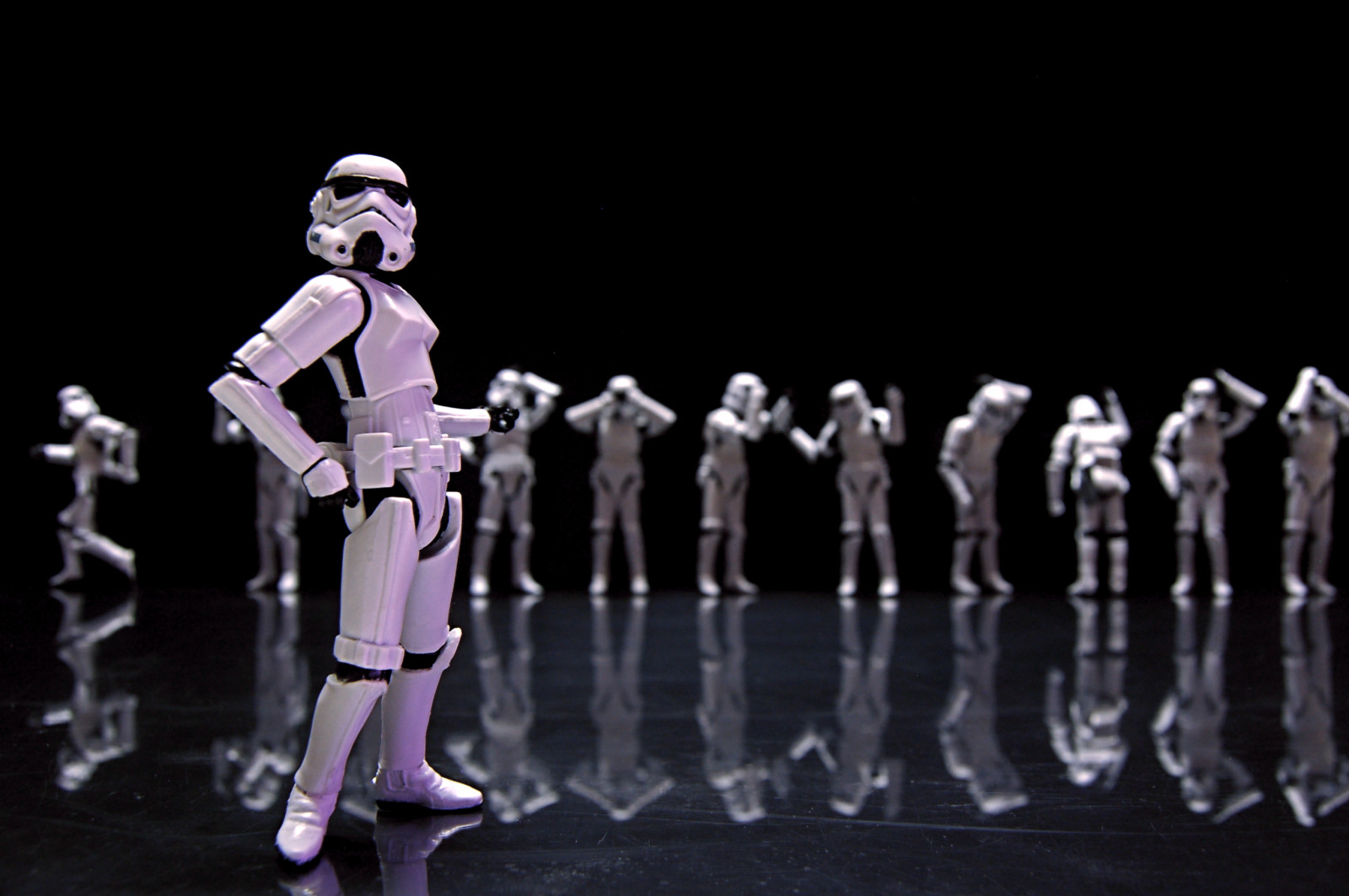 Černá, humor, odraz, tankista, stormtrooper, Hračka, oblíbený, 5k, oblíbený, postava, fotografie, žena, akce, dáma, zábava, ženský, CC, hvězda, tanec, skupina, hvězdné války, obraz, obrázek, akční figurka, spálit, inkitchen, jdhancock, choreografie, scifi, války, hudební divadlo, performance, múzických umění, galerijním, nogeo