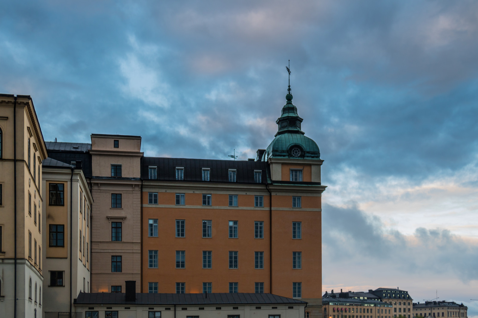 เมือง, cityscape, สถาปัตยกรรม, อาคาร, ท้องฟ้า, เส้นขอบฟ้า, ตอนเย็น, หอคอย, Stockholm, เมฆ, ตัวเมือง, Bluehour, Byggnad, bl timmen, attackfoto, โจมตี 7, สถานที่สำคัญ, ซุ้ม, เขตเมือง, นิคมอุตสาหกรรมของมนุษย์, หอบล็อก