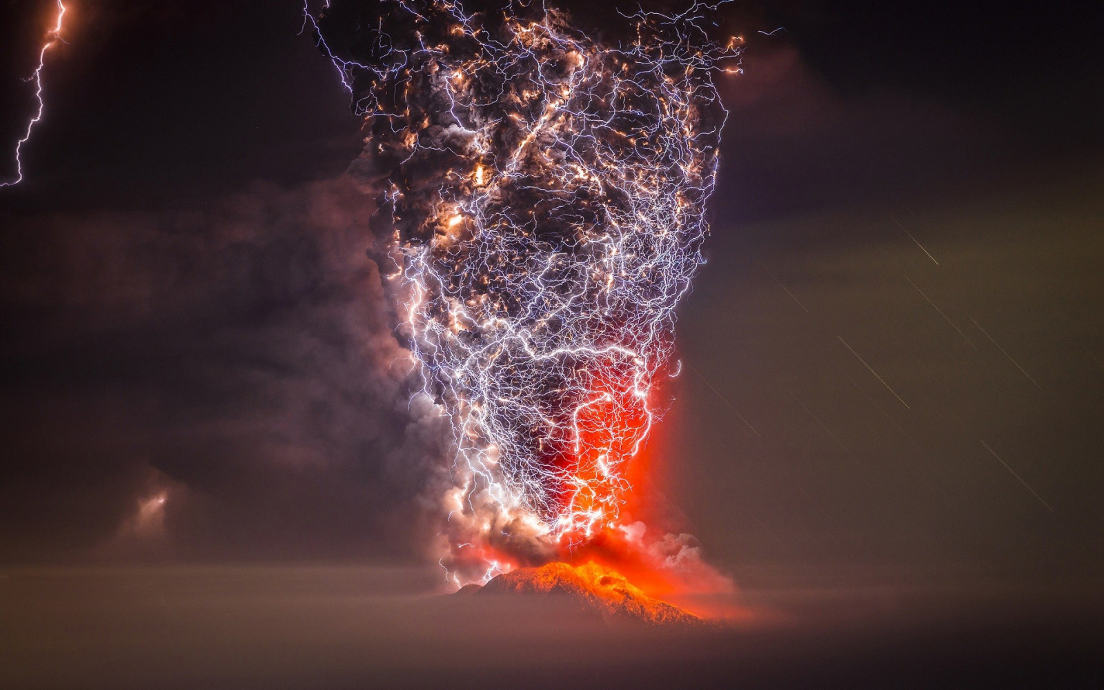 noapte, natură, nori, fulger, foc, vulcan, explozie, ușoară, flacără, întuneric, efecte speciale, fenomen geologic, macro fotografie