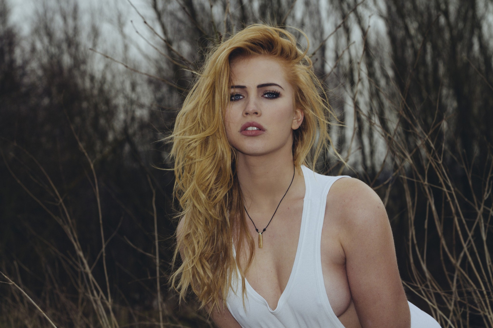 Kvinder, model, portræt, blond, langt hår, blå øjne, fotografering, kjole, mode, hår, ingen bh, forår, Person, hud, sideboob, supermodel, pige, skønhed, sæson, øje, kvinde, dame, fotografi, blond, frisure, portrætfotografering, Photo shoot, brunt hår, nøgenmodel, menneskehår farve