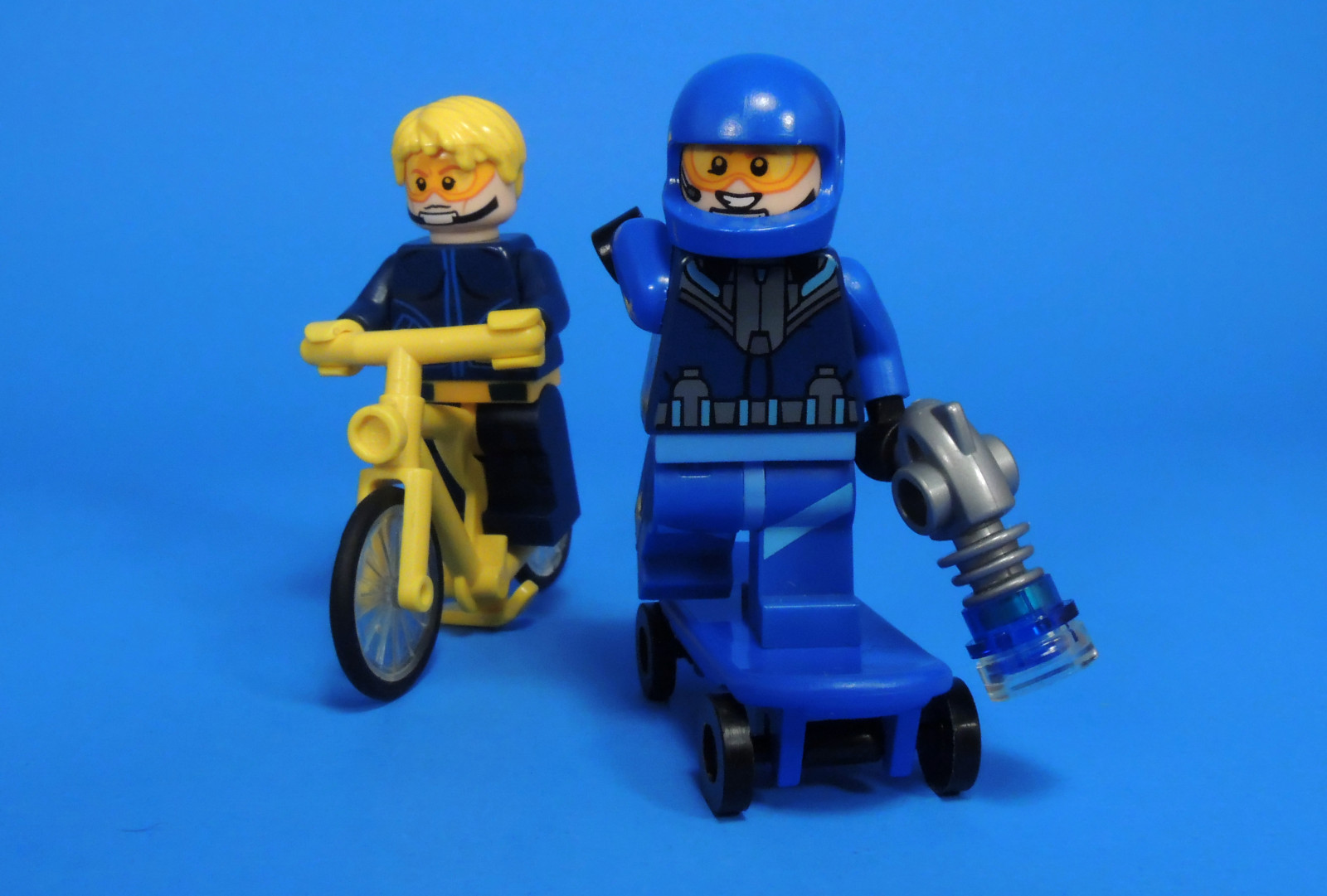 robot, vozidlo, žlutý, modrý, LEGO, helma, hrdina, technika, skateboard, Hračka, zlato, komiks, Zvyk, Brouk, DC, kolo, super, pokrývka hlavy, komik, booster, osobní ochranné prostředky, produkt, minifig, Comcis
