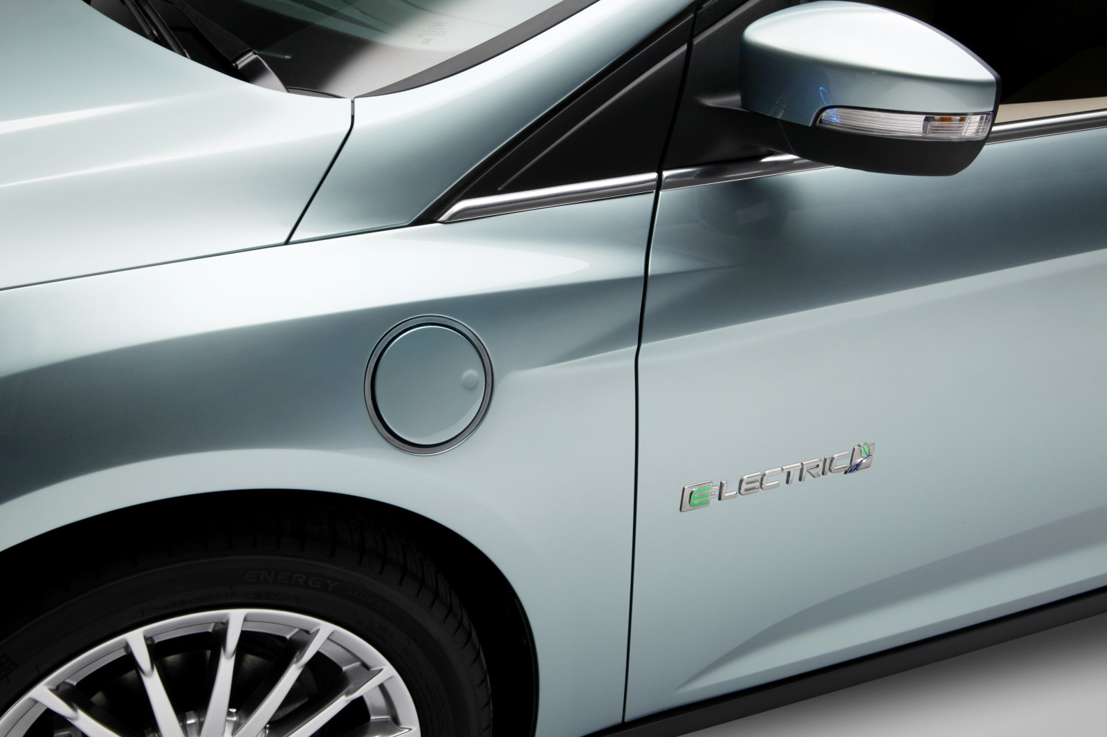 bil, køretøj, Ford, 2013, Sedan, netcarshow, netcar, bil billeder, bil foto, Fokus Electric, hjul, jord køretøj, bildesign, automotive exterior, bil make, konceptbil, luksus køretøj, familie bil, kompakt bil, udøvende bil, bybil, midten størrelse bil, auto show, minivan