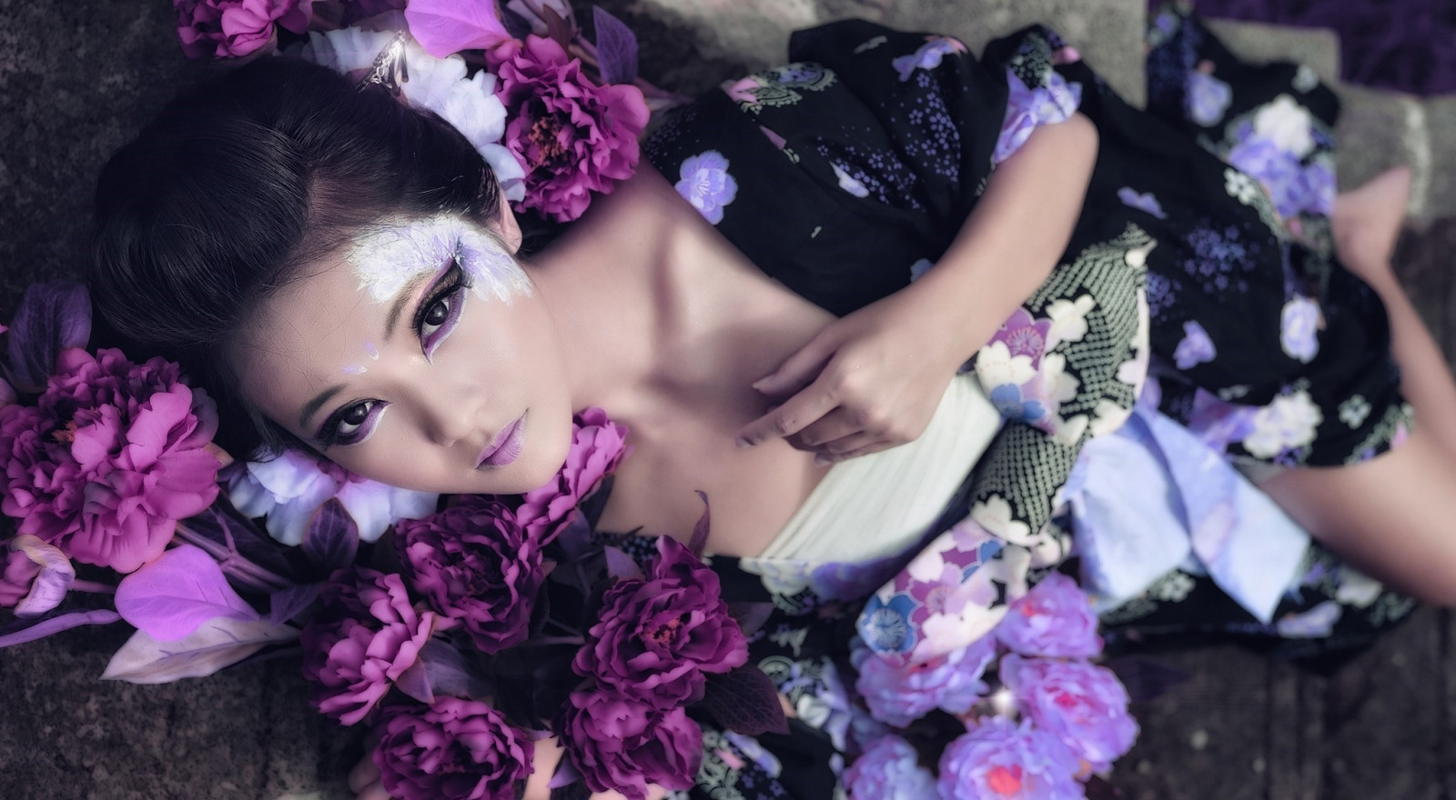 Frau, Modell-, Blumen, asiatisch, lila, Kleid, Mode, Frühling, Kleidung, Mitu Kat, Blume, Mädchen, Schönheit, Auge, Frau, Dame, Kostüm, Fotoshooting, Interaktion