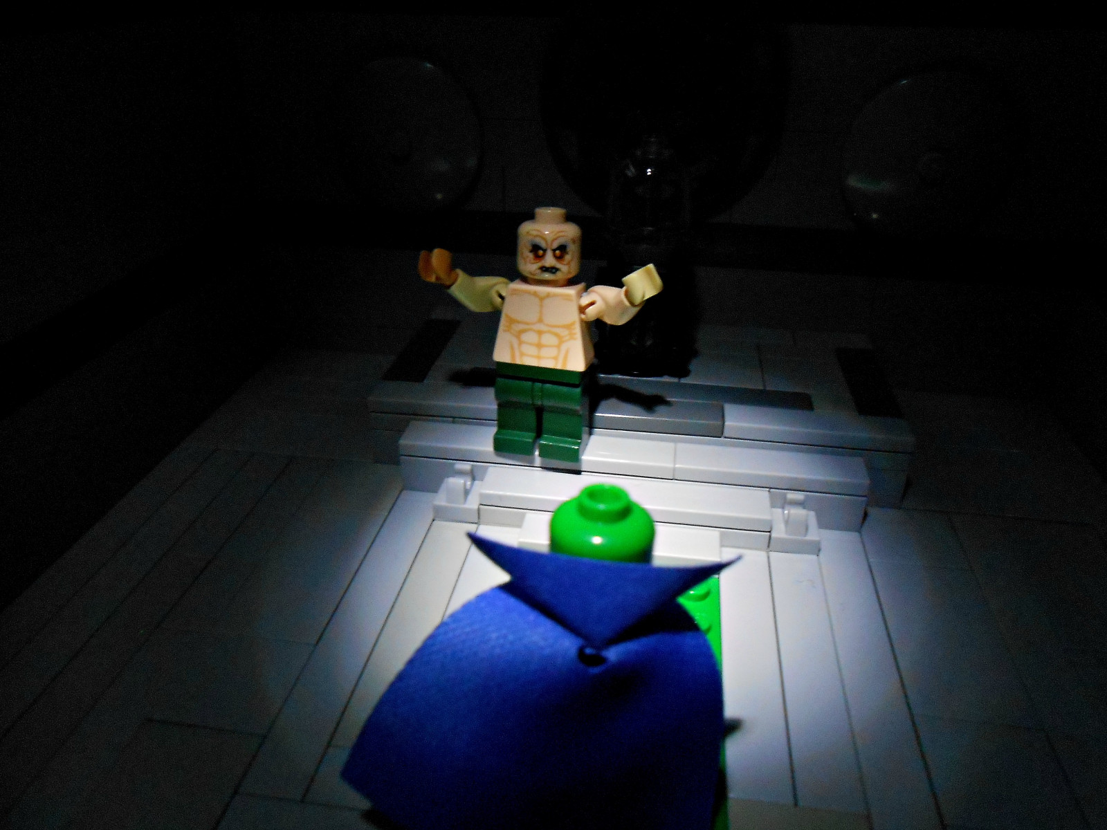 noc, prostor, stín, stůl, zelená, LEGO, technika, svět, komiks, mozek, půlnoc, Marťan, DC, světlo, příběhy, osvětlení, zábava, tma, Snímek obrazovky, Manhunter, Mallah