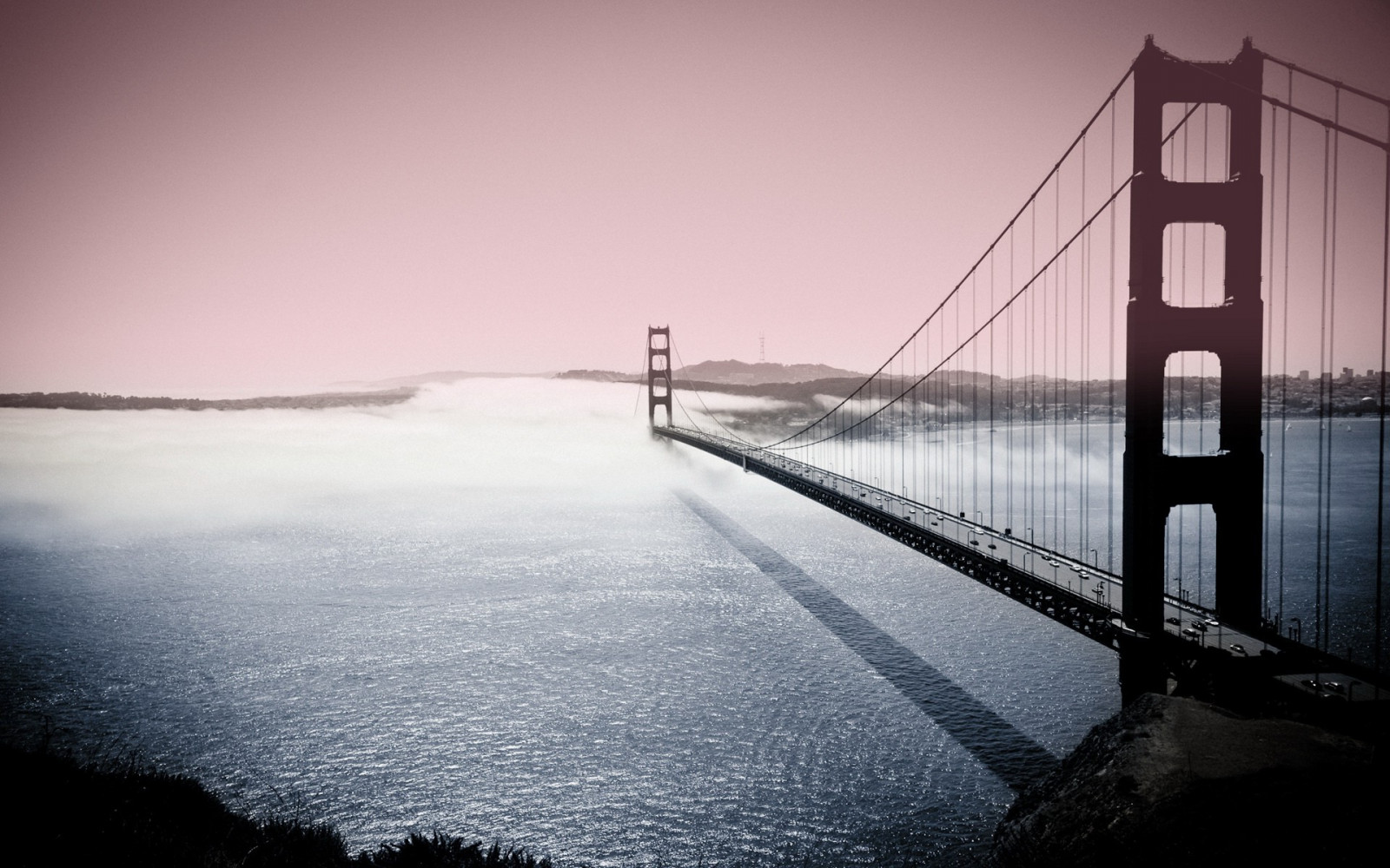 luz de sol, monocromo, puesta de sol, mar, ciudad, agua, urbano, reflexión, nieve, invierno, amanecer, noche, Mañana, niebla, puente, río, horizonte, Puente Golden Gate, oscuridad, ligero, niebla, clima, amanecer, ola, forma, línea, oscuridad, 1920x1200 px, Fenómeno atmosférico