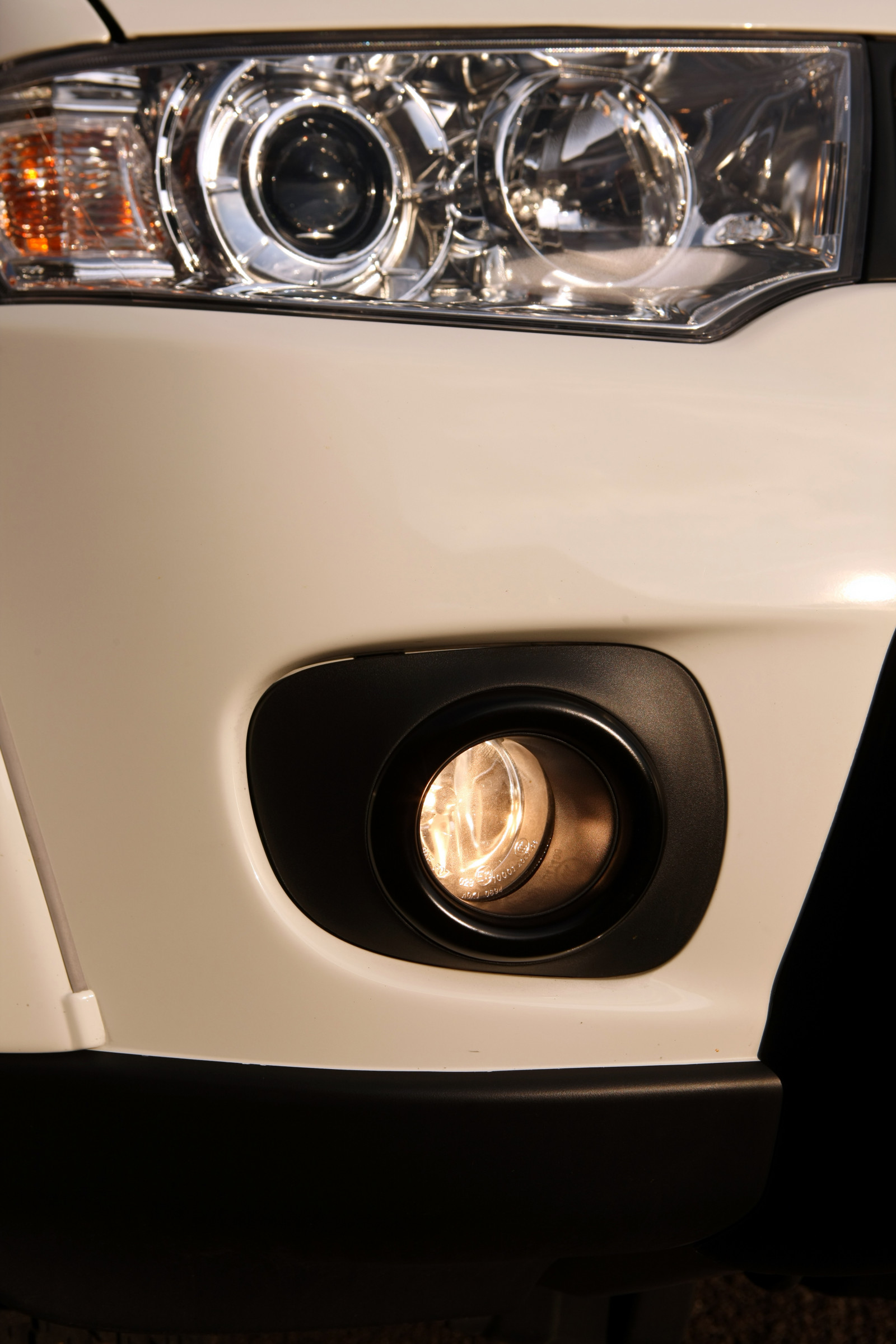 auto, vozidlo, mitsubishi, netcarshow, netcar, obrázky vozidel, photo auto, 2014, světlo, osvětlení, kolo, Verze L200 Black Barbarian UK, okraj, automobilového designu, automobilový exteriér, automobil make, luxusní vůz, nárazník, světlomet, automotive Lighting