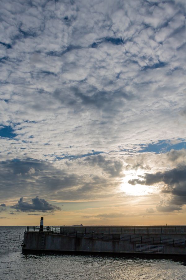 sunlight,sunset,sea,reflection,sky,sunrise
