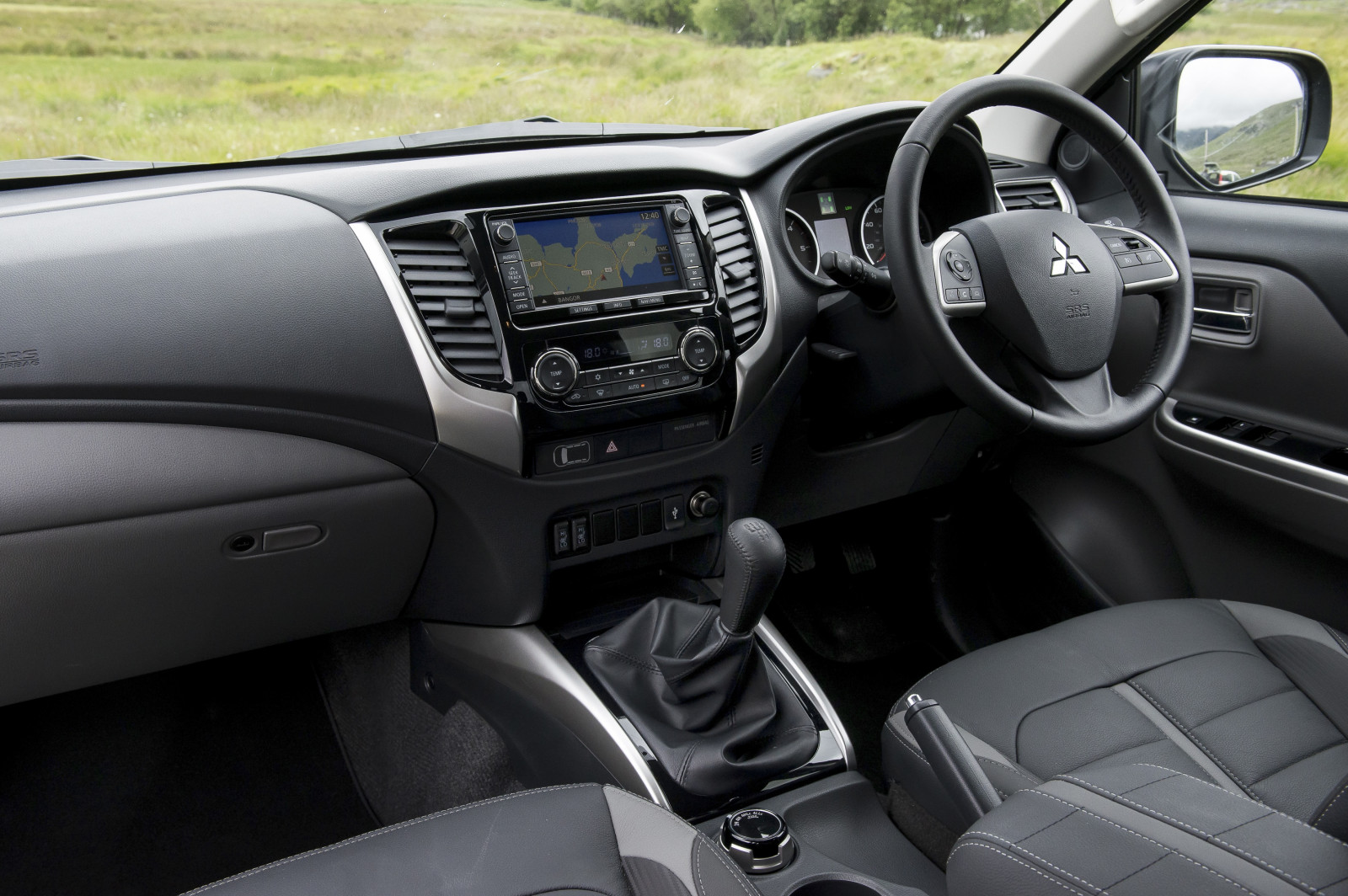 auto, vozidlo, mitsubishi, nákladní auto, netcarshow, netcar, obrázky vozidel, photo auto, 2016, Verze L200 UK, pozemní vozidla, automobilový exteriér, automobil make, crossover sUV, sportovní užitkové vozidlo, střední velikost auta, Kompaktní sportovní užitkové vozidlo, pickup