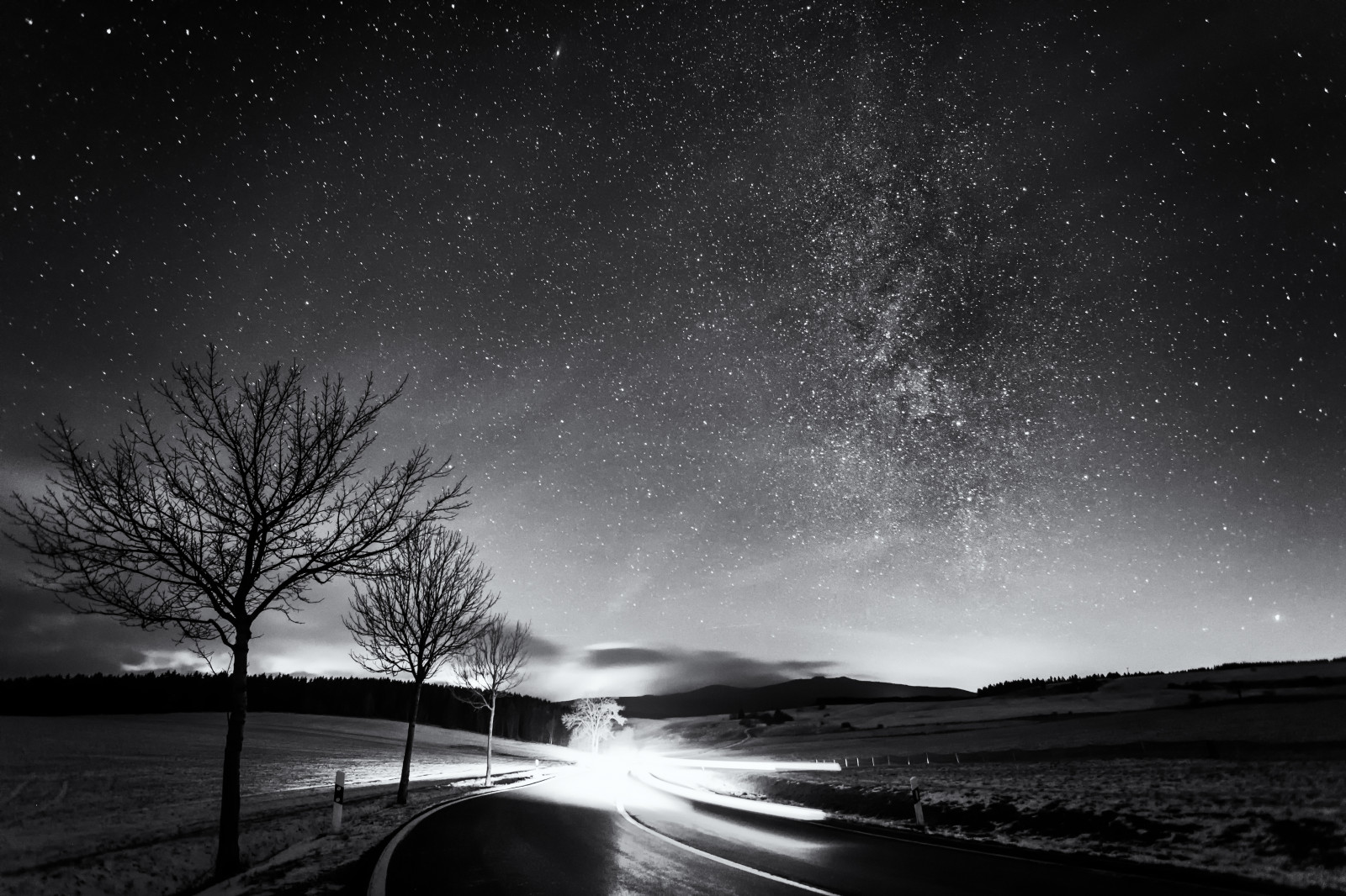 nebe, Příroda, Černá, atmosféra, Černý a bílý, noc, monochromatické fotografování, astronomický objekt, tma, fotografování, strom, hvězda, světlo, Atmosféra Země, černobílý, jev, horizont, osvětlení, krajina, voda, astronomie, galaxie, večer, vesmír, půlnoc, počítač tapeta, prostor, stock photography, mrak, vesmír, svítání, meteorologický jev