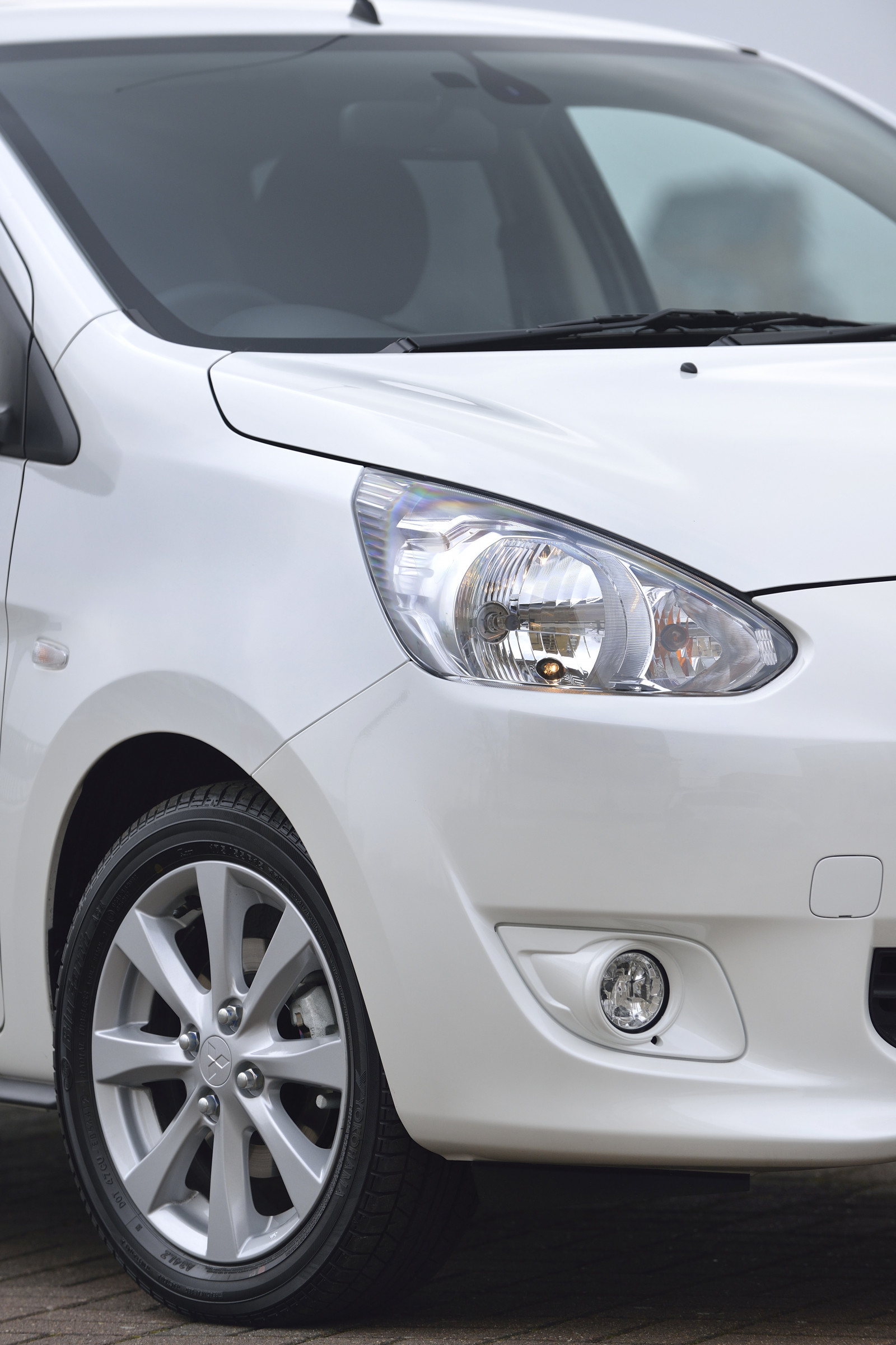 auto, vozidlo, mitsubishi, limuzína, netcarshow, netcar, obrázky vozidel, photo auto, 2014, verze Mirage UK, pozemní vozidla, automobilový exteriér, automobil make, rodinný vůz, nárazník, městské auto, sportovní užitkové vozidlo, subcompact auto, mitsubishi colt