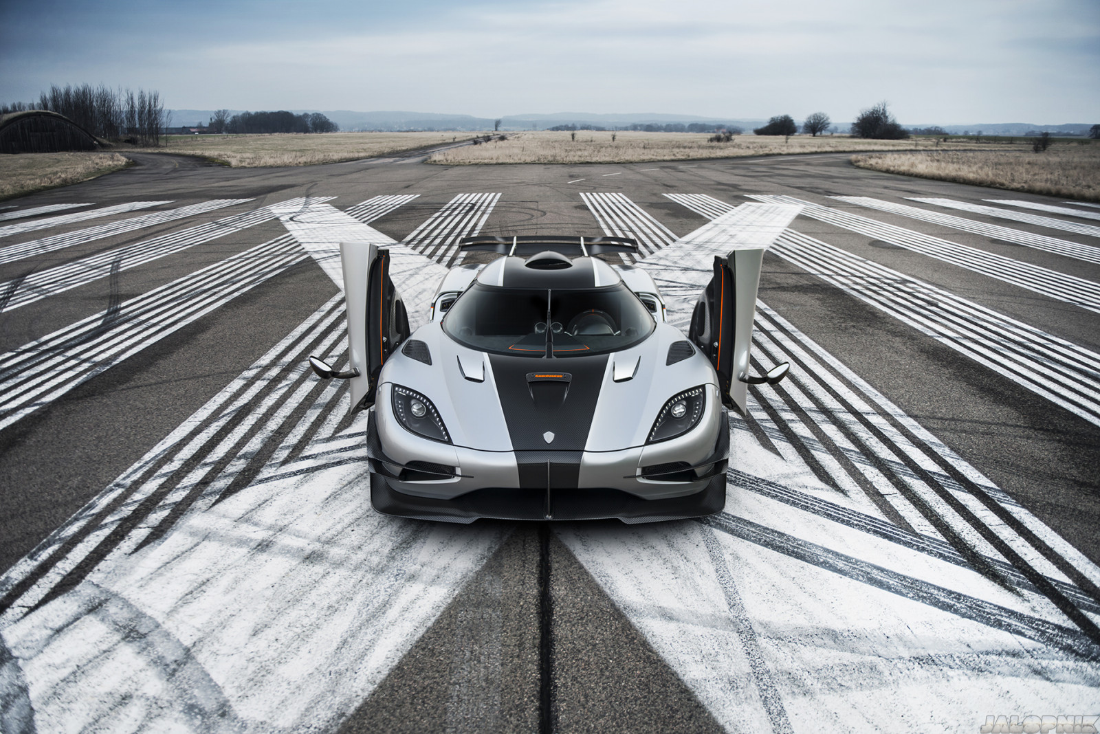auto, vozidlo, sportovní auto, Koenigsegg, 2015, výkon auta, netcarshow, netcar, obrázky vozidel, photo auto, kolo, Agera One 1, superauto, pozemní vozidla, automobilového designu, automobil make, luxusní vůz, McLaren automotive