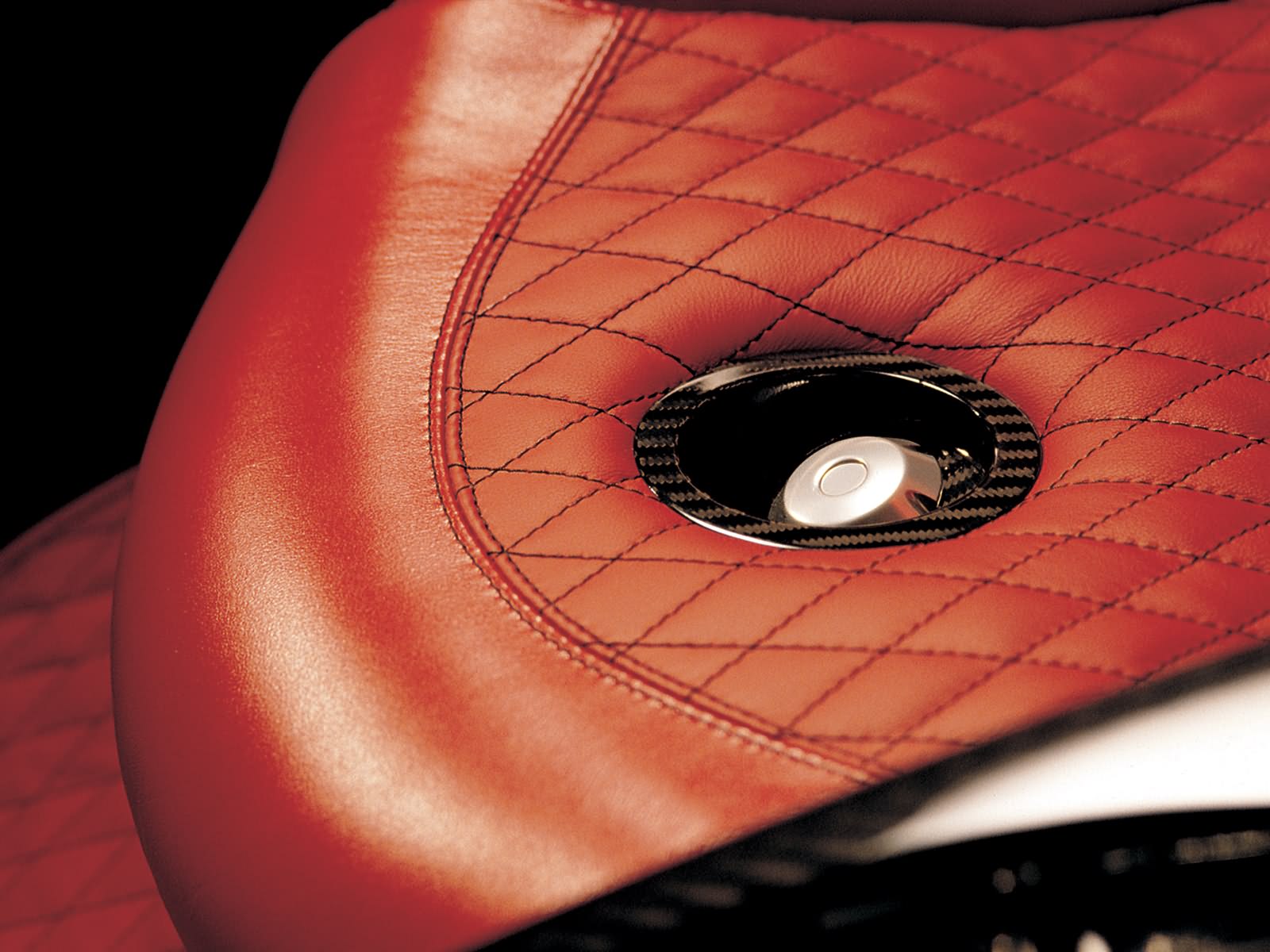 สีแดง, Pagani, 2010, netcarshow, netcar, ภาพรถยนต์, ภาพรถ, สี, ตา, มือ, Zonda Roadster F, หู, ร่างกายมนุษย์, อวัยวะ, ใกล้ชิด, การถ่ายภาพมาโคร