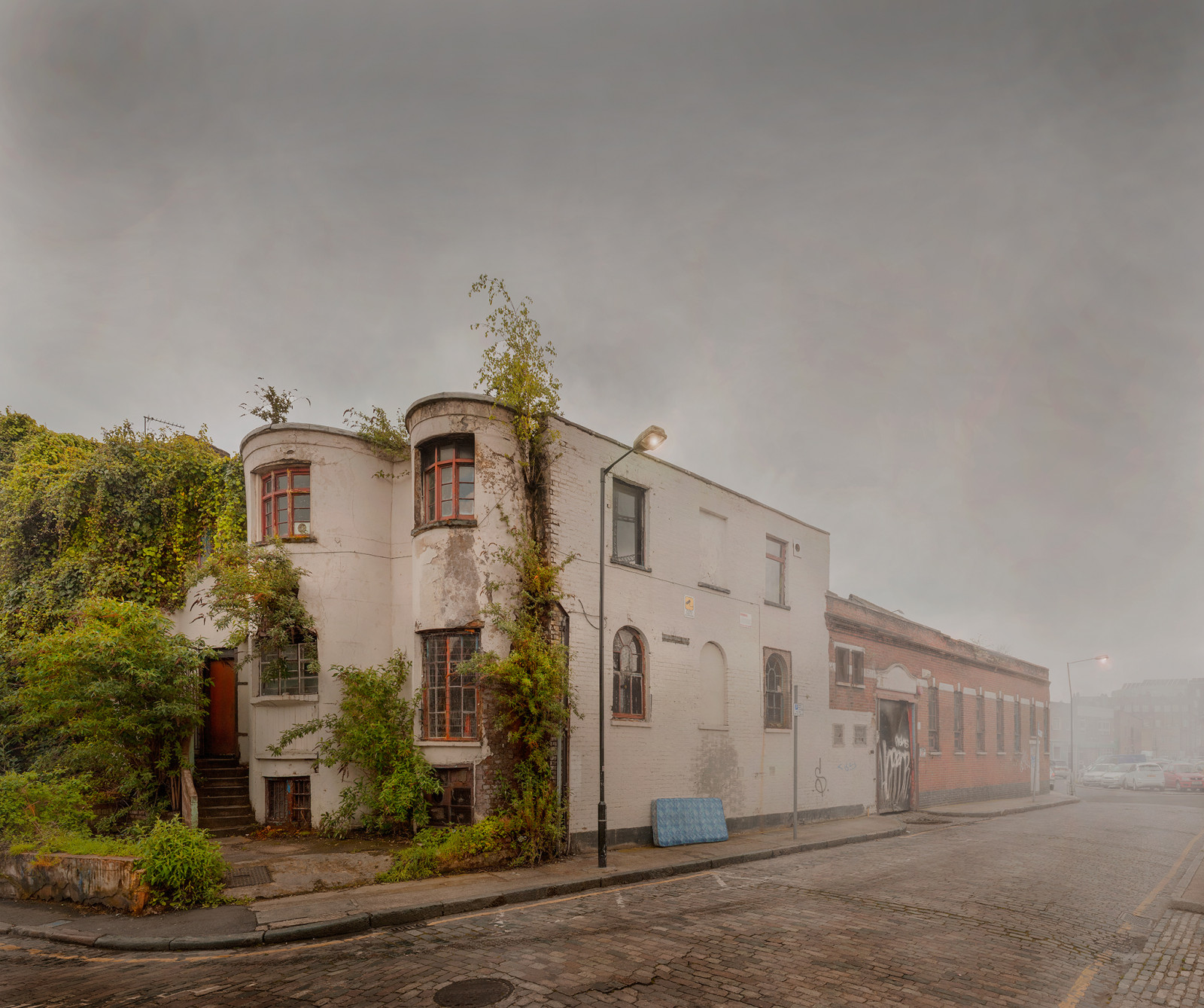 silnice, ulice, město, most, podzim, zima, cambridge, stín, Londýn, UMĚNÍ, Veřejnost, déšť, stanice, mlha, složený, vlak, řeka, krajina, grafiti, kanál, rez, Evropa, umělec, panoráma města, osamělost, čas, bez domova, protest, apokalypsa, archiv, skládka, železnice, pouliční život, sociální, demolice, historický, čára, východní, sklad, luk, revoluce, shoreditch, palouk, chodci, rada, Anarchie, mimo provoz, opotřebovat, olympijský, D200, psychedelic, cyklostezka, bárka, sešívané, towpath, Dalston, napáječky, opuštěnost, opravy, E9, e8, východní konec, plynoměr, odcizení, squatteři, Fotorealismus, Movielocation, londonist, towerhamlets, Homerton, industrialwasteland, Skateboaders, Závěsný most, Sweettoof, chrisdorleybrown