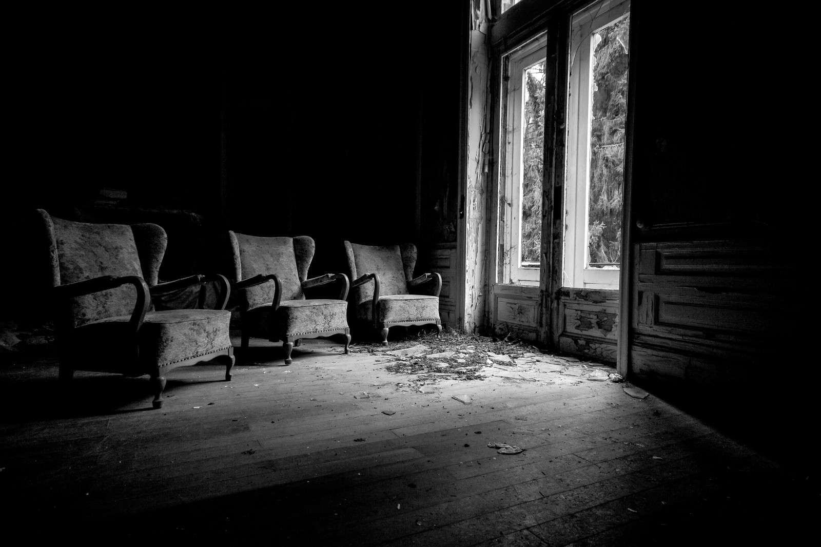 Černá, starý, černobílý, okno, noc, architektura, opuštěný, fotografování, židle, atmosféra, Belgie, rozklad, půlnoc, zámek, úhel, urbex, světlo, osvětlení, tma, zaprášený, opuštěný, ue, Černý a bílý, monochromatické fotografování, Film noir, zátiší fotografování, starý dům, urban exploration, urbanexploring, urbanexplorers, olavxo