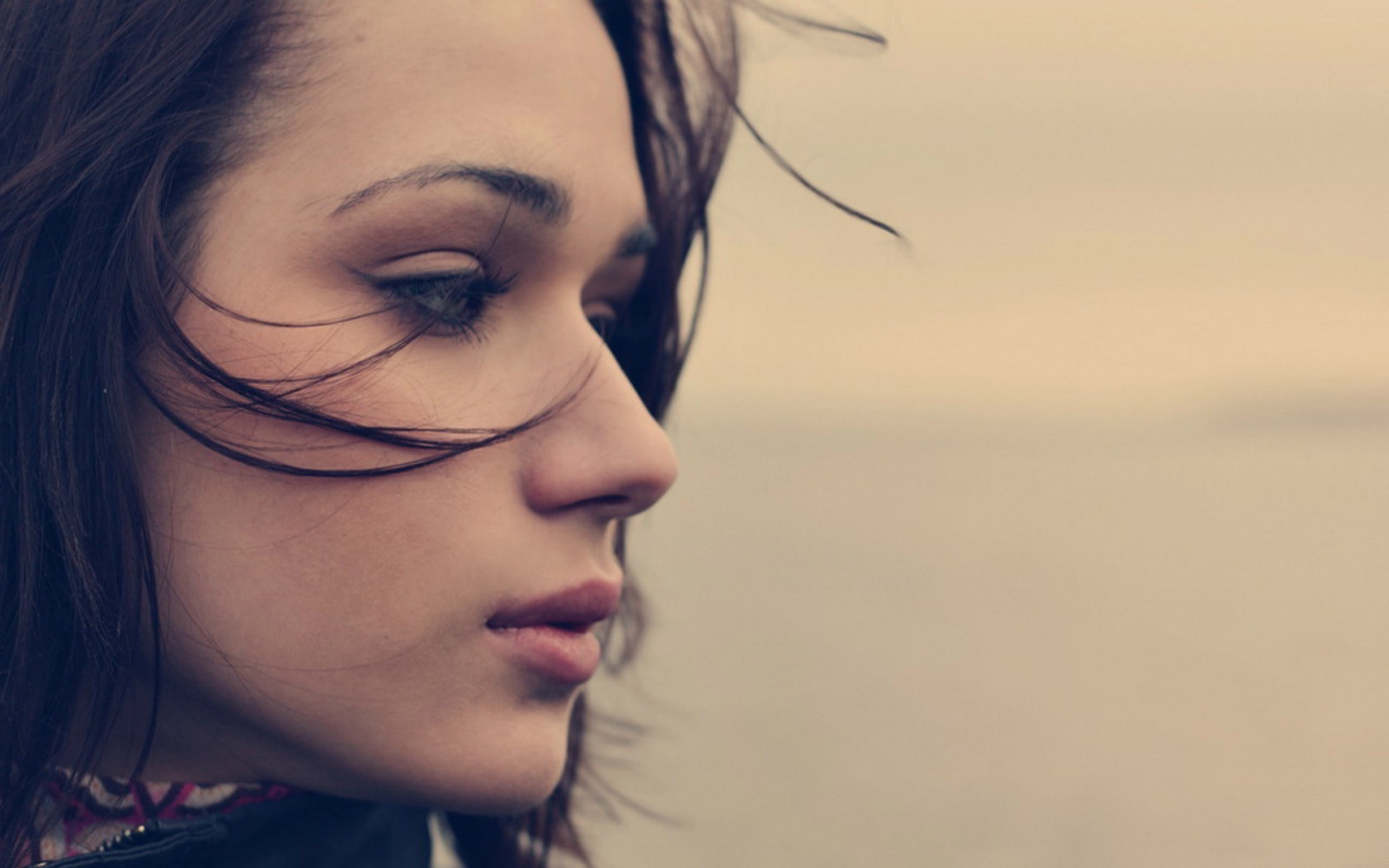 ansigt, Kvinder, model, portræt, briller, fotografering, blå, hår, næse, emotion, Person, hud, hoved, farve, pige, skønhed, smil, øje, kvinde, dame, Følelse, læbe, blond, frisure, 1920x1200 px, portrætfotografering, Photo shoot, brunt hår, ansigtsudtryk, menneskelige legeme, vision pleje, organ, tæt på