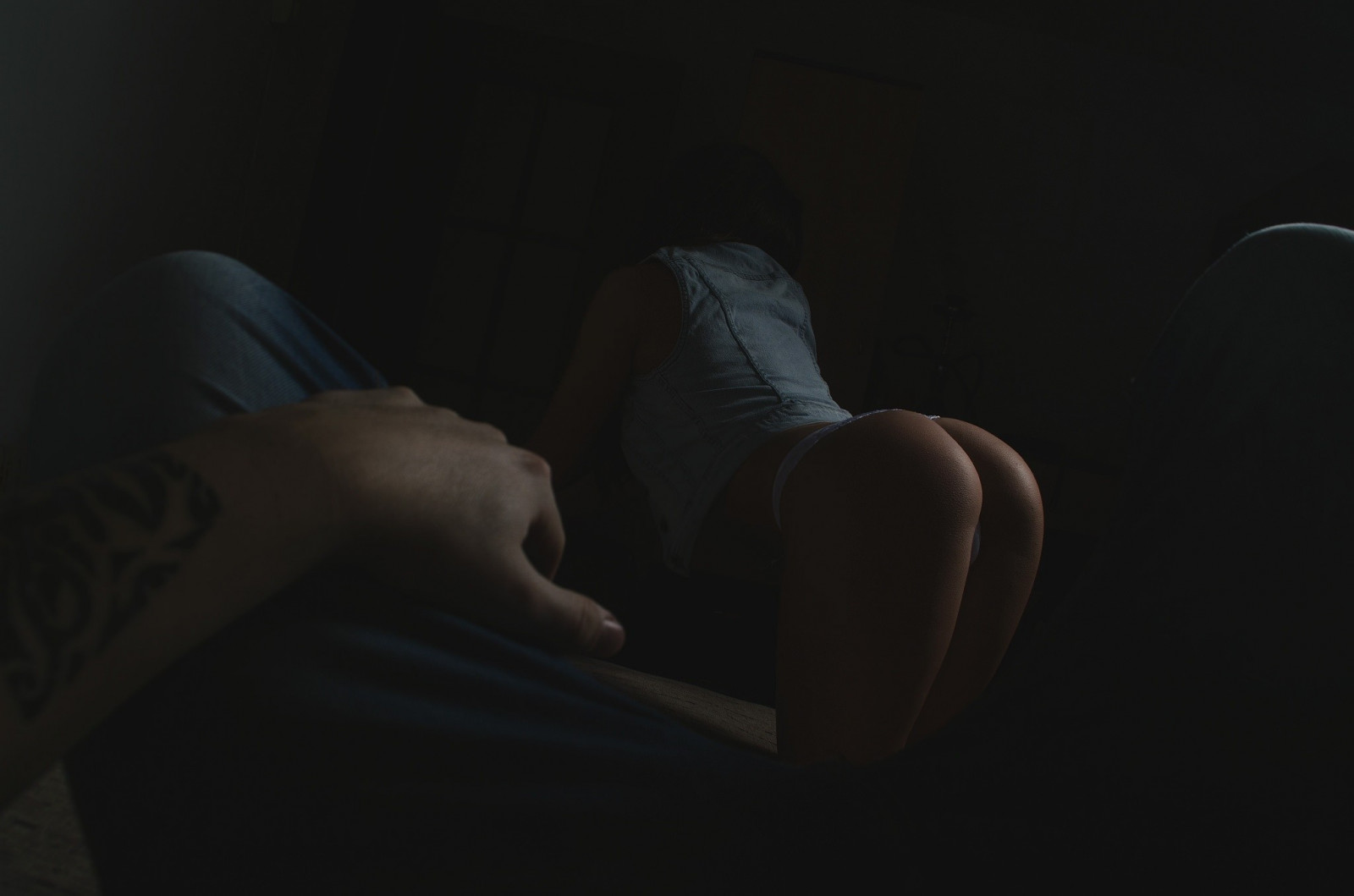 Černá, ženy, model, ruce, osel, stín, spodní prádlo, emoce, Andrei Virtic, světlo, ruka, tma, smysl, paže, Snímek obrazovky, počítač tapeta, lidských pozice, orgán, interakce