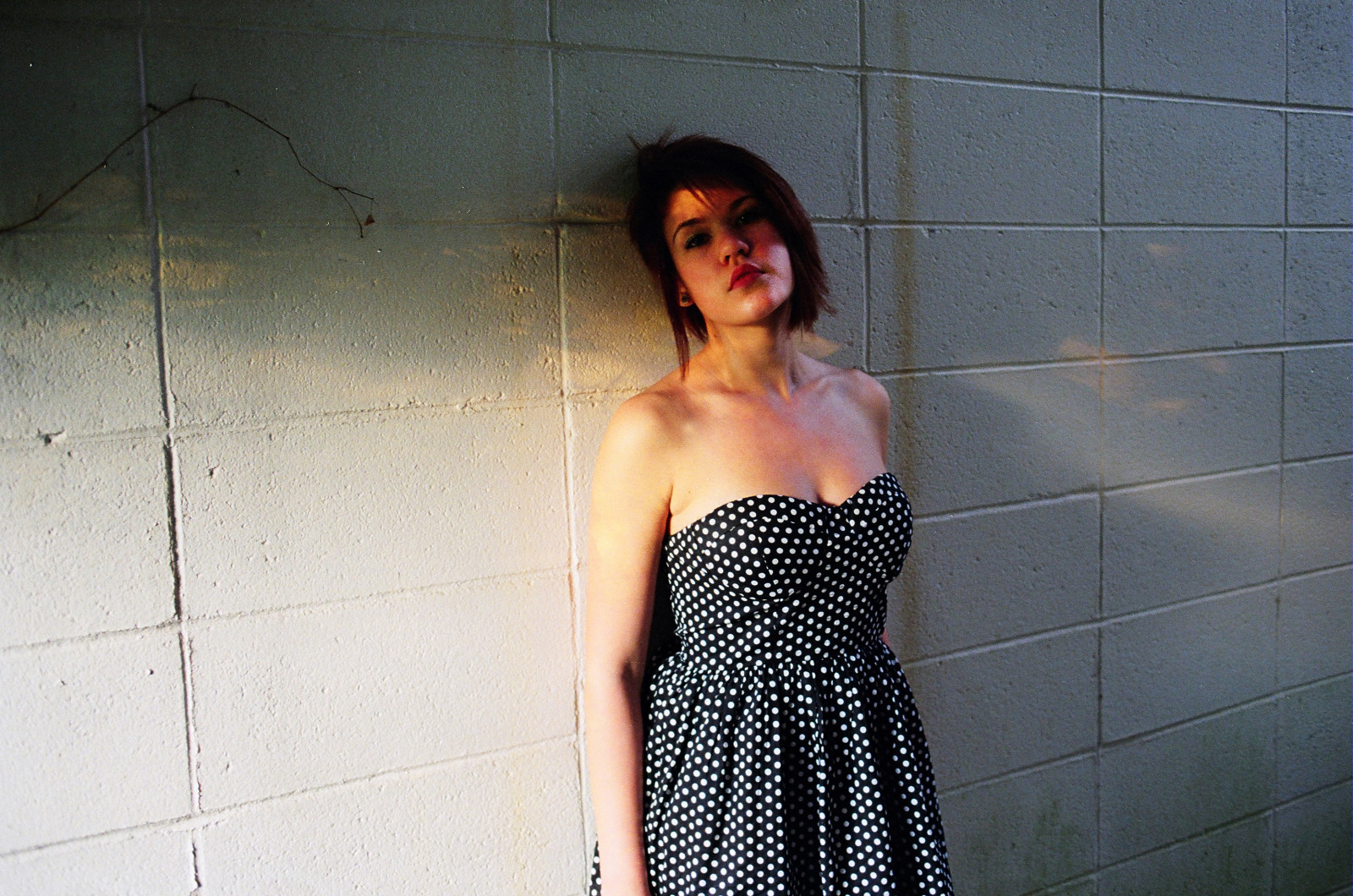 ușoară, portret, abandonat, film, fată, Modă, 35MM, Canon, pune, eos, model, rochie, modelare, fashionphotography, polkadots, zugrăvire, înconjurător, F2, Elan7, 35mmf2, filmisnotdead, modelphotography, abandonednj, Kylewillisphoto, kylewillisphotography, Abandonedsciencelab