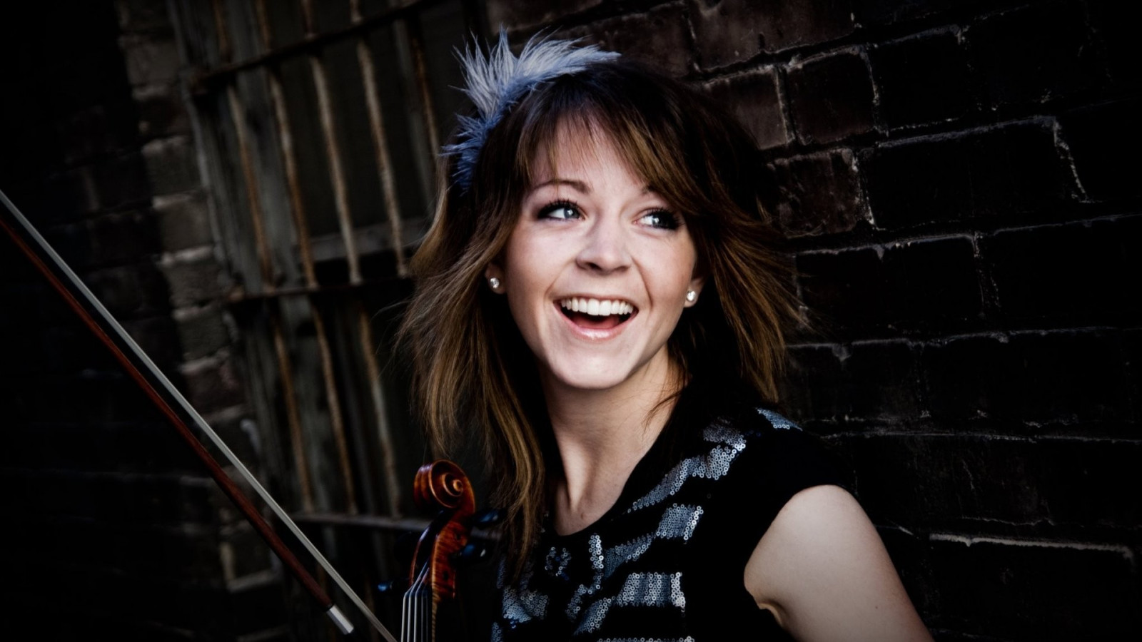 sort, Kvinder, model, portræt, musik, sanger, musiker, mode, Person, guitarist, sang, Lindsey Stirling, pige, skønhed, smil, kvinde, dame, portrætfotografering, Photo shoot, sanger og sangskriver