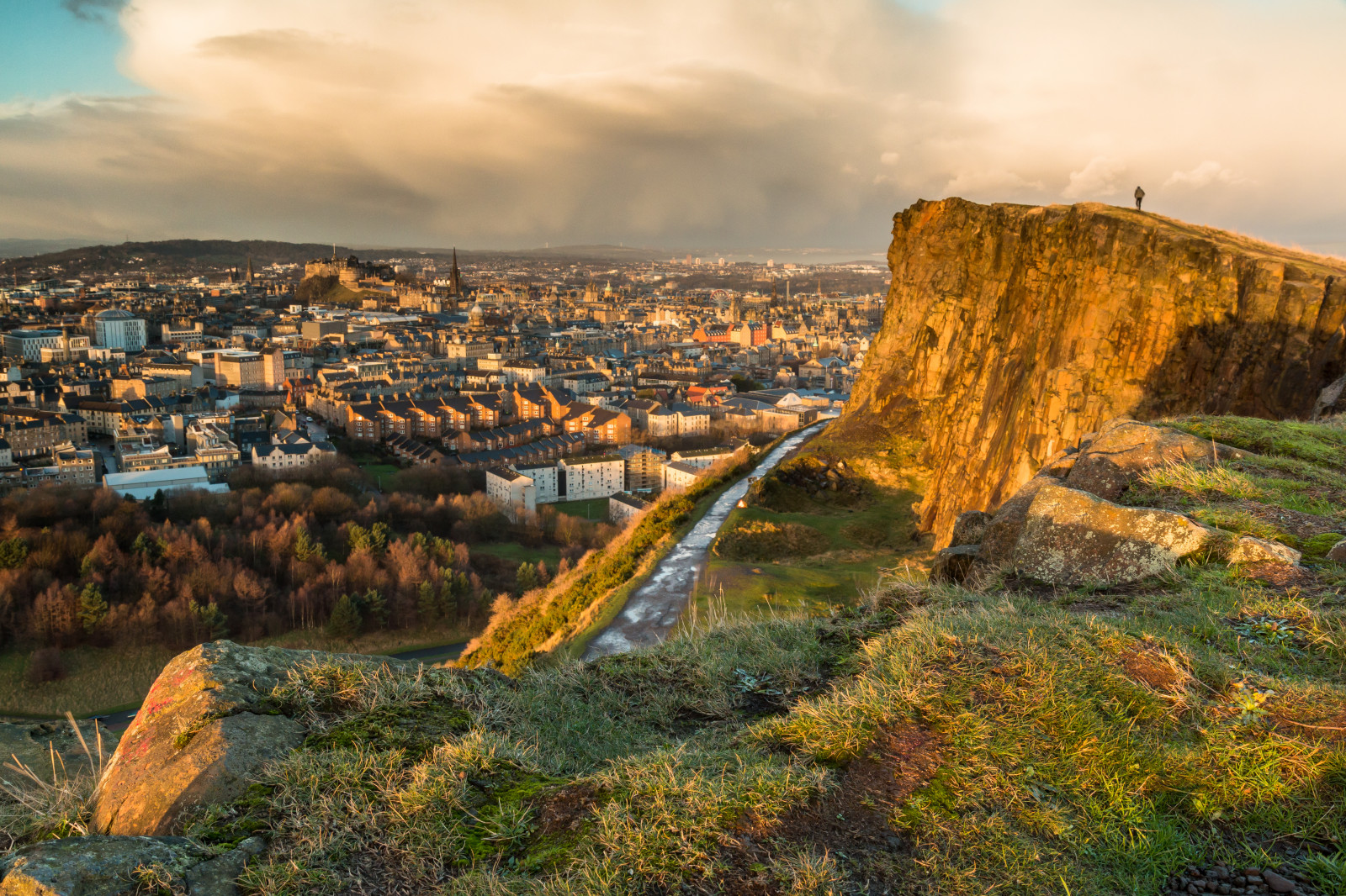 Wallpaper city, light, cliff, Sun, clouds, sunrise, rocks, Edinburgh