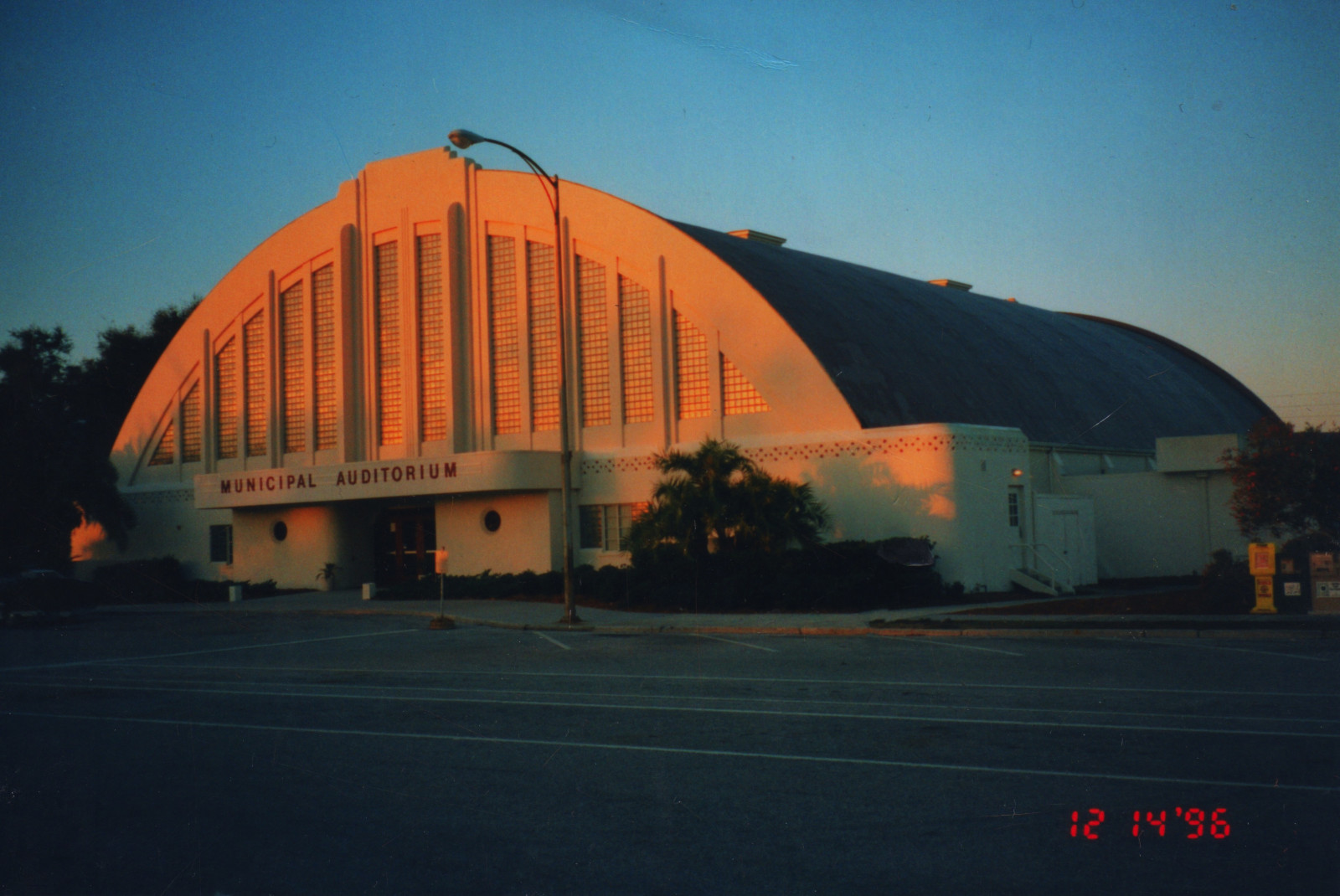 starý, západ slunce, film, architektura, večer, fotografie, Florida, soumrak, 1996, historický, vláda, Sarasota, Artdeco, fl, rekreace, Registrovat, Vináž, obecní, atrakce, usměrnit, nrhp, Autitorium, Arema, onasill