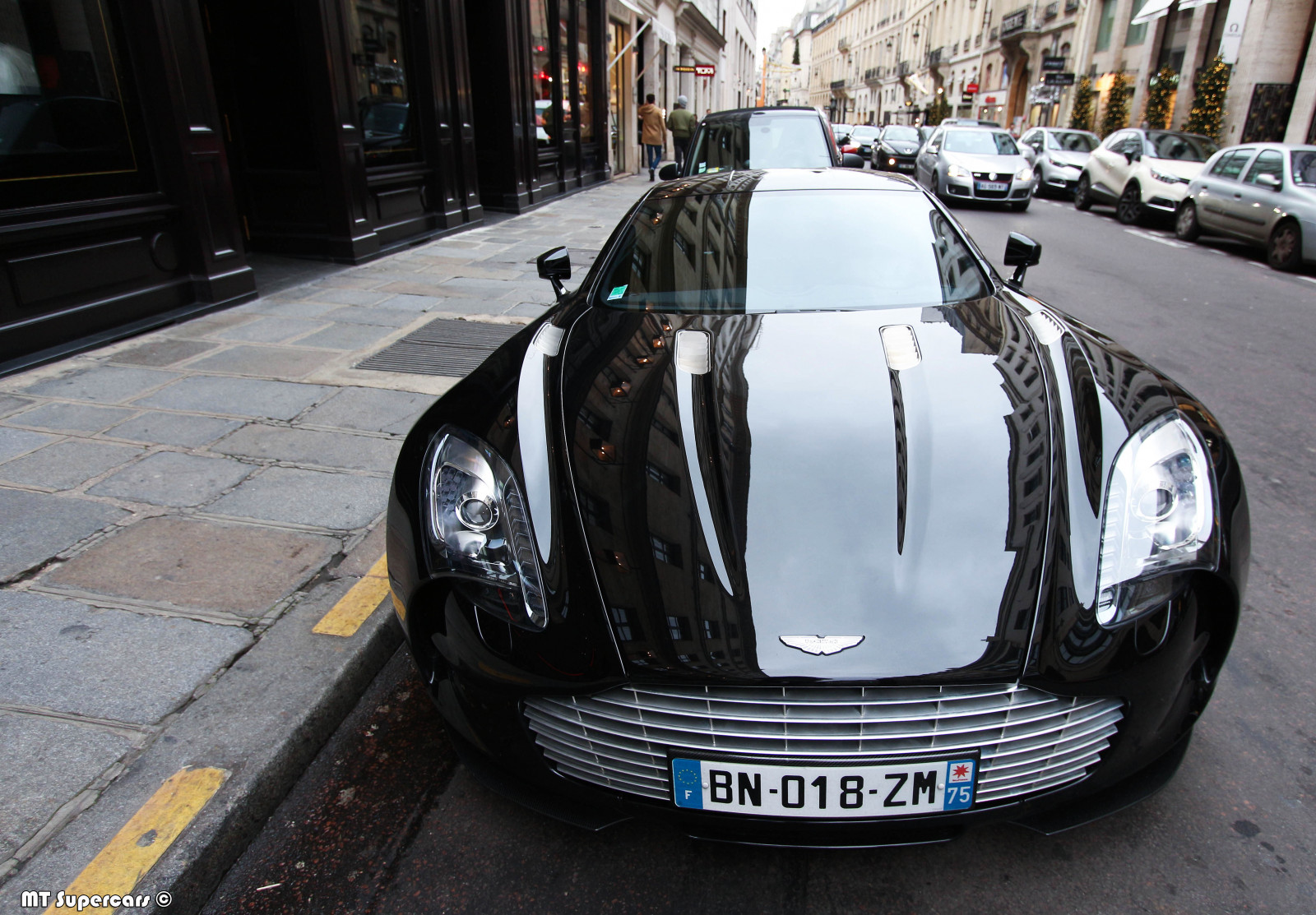 hračky, ulice, auto, vozidlo, silnice, fotografování, Supercars, luxus, Paříž, sportovní auto, Aston Martin DBS, kupé, výkon auta, Aston Martin DB9, Aston Martin Vanquish, Aston Martin Vantage, LE, Aston Martin One 77, Vzácný, jeden, kolo, auto, okraj, bilionář, aston, Martin, superauto, Angličtina, automotive, Hyperauta, 77, Aston Martin, one77, pozemní vozidla, automobilového designu, luxusní vůz, motorové vozidlo, sportovní užitkové vozidlo, aston martin dbs v12, mtsupercars, sedmdesát sedm, Costes, automotive wheel system