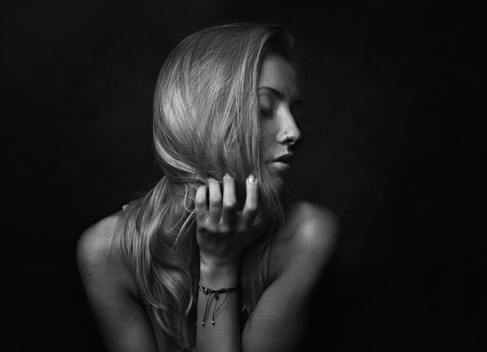 monocromo, retrato, oscuro, cara, hombros descubiertos, 500 px, mujer