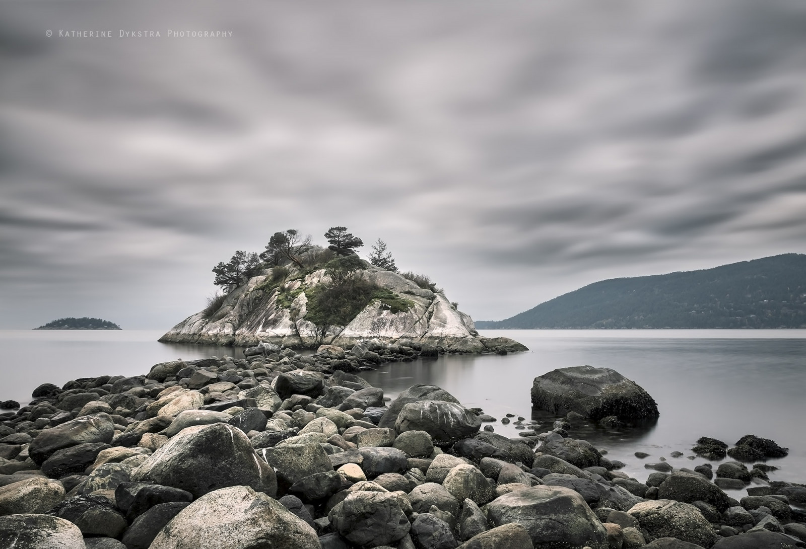 stromy, krajina, moře, záliv, voda, Skála, pobřeží, park, mraky, pláž, věž, pobřeží, Kánon, Kanada, skály, ostrov, pelerína, říjen, 2013, ztlumen, Terén, longexposure, mrak, zakalený, náladový, hora, oceán, vlna, před naším letopočtem, materiál, zátoka, výtvarné umění, Britská Kolumbie, Pacific Northwest, tělo z vody, bowenisland, horseshoebay, whytecliffpark, West Vancouver, salishsea, katherinedykstra