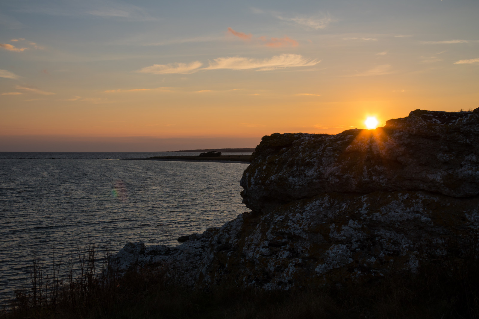 slunečnímu záření, západ slunce, moře, záliv, Skála, pobřeží, nebe, pláž, svítání, večer, ráno, pobřeží, útes, slunce, horizont, pelerína, soumrak, Terén, mrak, svítání, oceán, vlna, solnedg ng, hav, kust, Gotland, holmh Llar, attackfoto, attackfoto8, odlesk, tělo z vody, mořská vlna