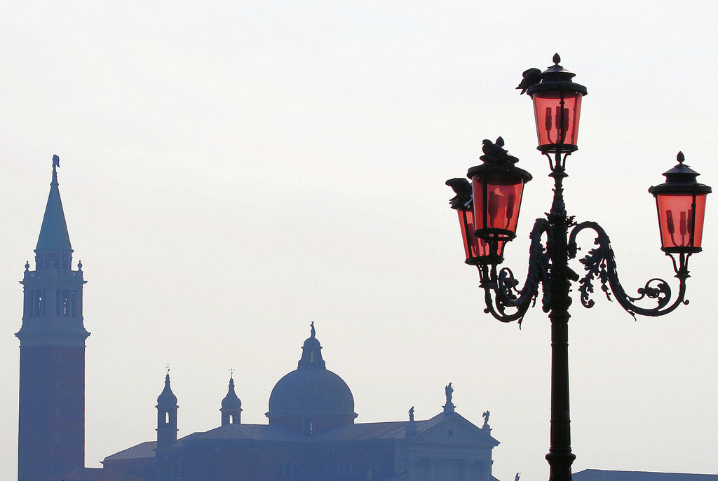 pouliční osvětlení, moře, panoráma města, Itálie, architektura, budova, nebe, Benátky, věž, Kánon, geometrie, panoráma, Evropa, paysage, spirála, mrak, mlha, cestovat, Italia, osvětlení, italien, výlet, italie, Venezia, arte, venise, veneto, canonef24105mmf4lisusm, paesaggio, svítidlo, canoneos350d, kostelní věž, antoniovaccarini, canonef70300mmf456isusm, Venecia, Veneza