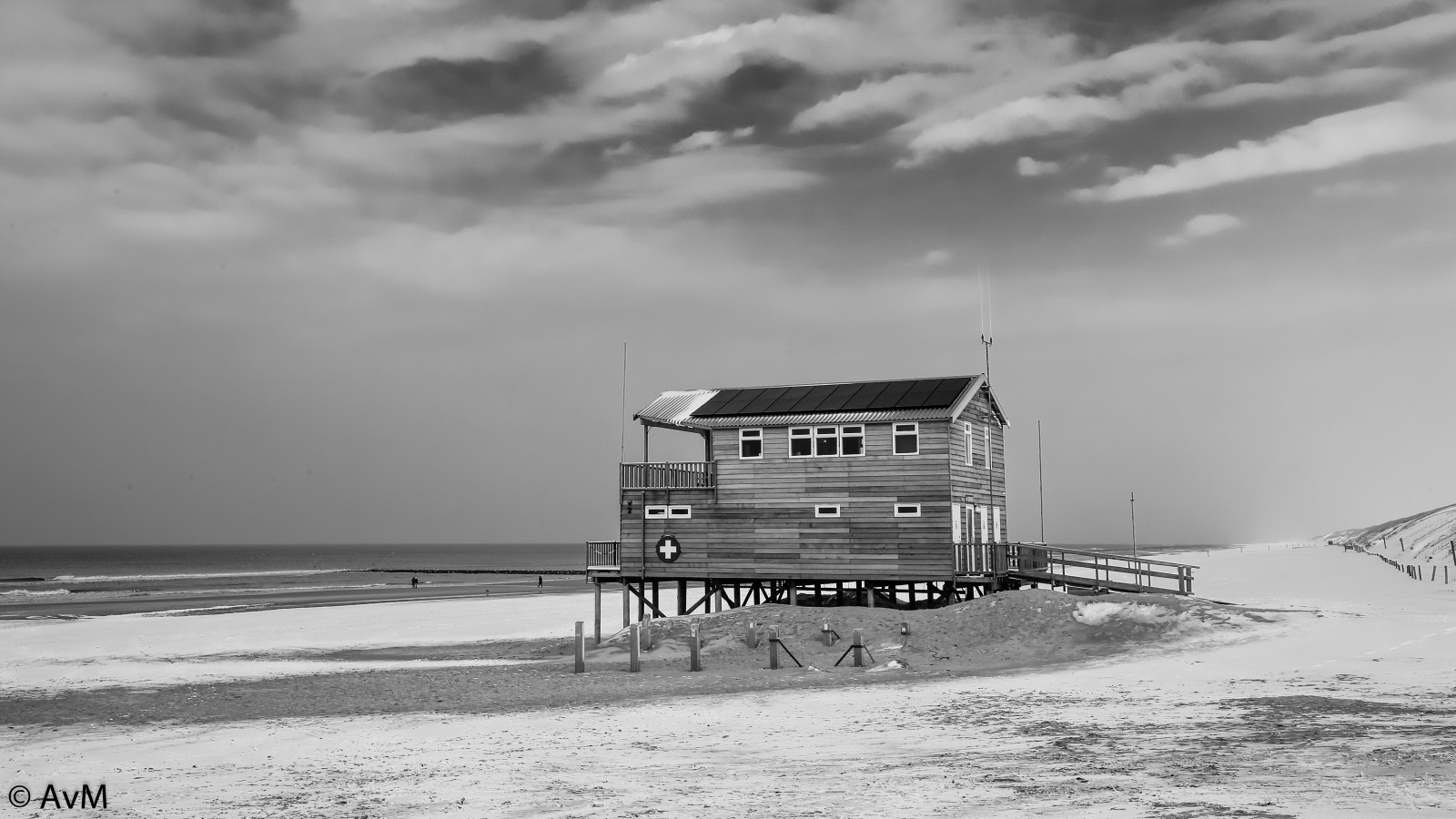 bílý, Černá, černobílý, moře, sníh, zima, vozidlo, fotografování, pláž, dřevo, doprava, Zachránit, mrak, stanice, počasí, sezóna, atmosférický jev, Atmosféra Země, Černý a bílý, monochromatické fotografování, zee, sneeuw, huis, Julianadorp, Houten, reddingsstation