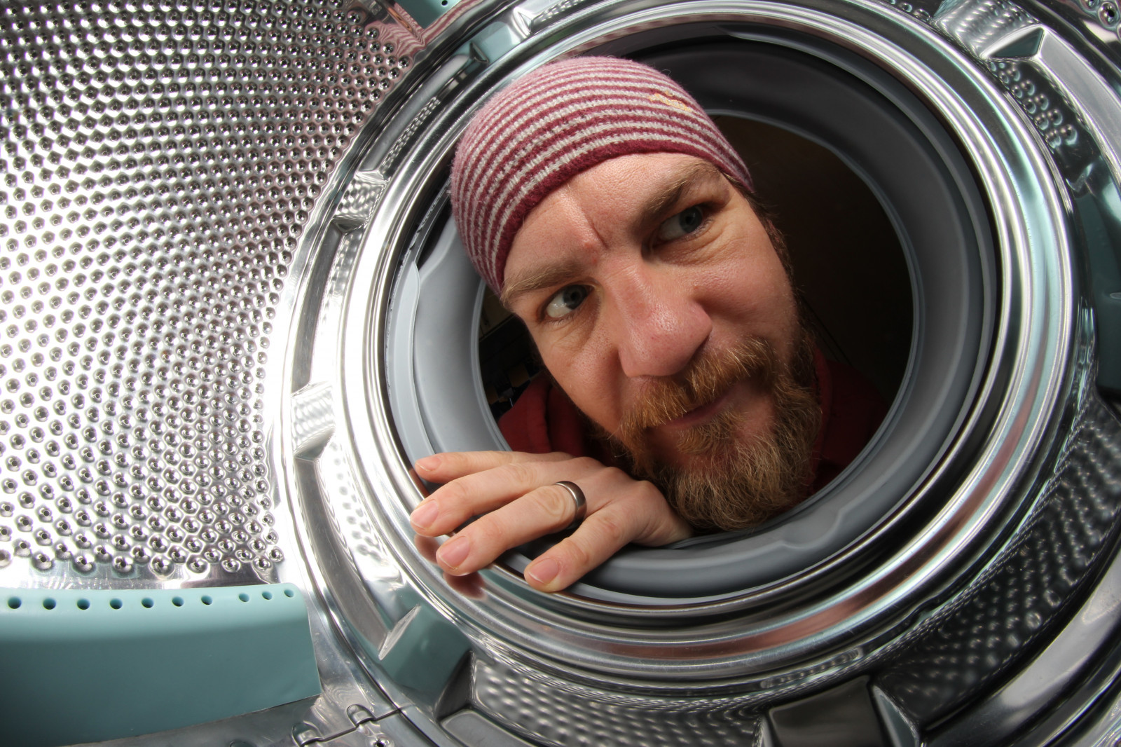 ansigt, portræt, hat, metal, vasketøj, beanie, dæk, Person, sølv, Inde, hoved, vask, Barrel, fiskeøje, skæg, hjul, hånd, ring, automotive dæk, tromme, vaskemaskine, club16