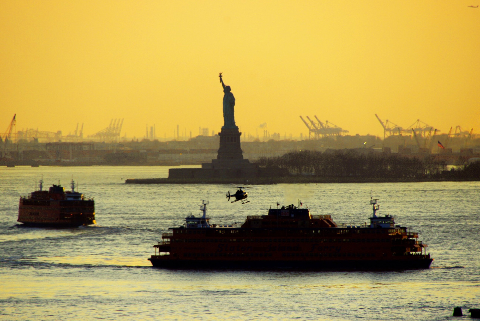 nyc, západ slunce, oranžový, Spojené státy americké, ny, newyork, voda, socha, trajekt, přístav, letoun, puerto, svoboda, Libertad, záliv, Barco, Spojené státy, přístav, Manhattan, doprava, proud, helikoptéra, Hudson, Newark, Hafen, estatua, Avio, avion, naranja, Soe, heli, Aigua, statenislandferry, helicoptero, transportes, Buque, estadosunidos, nuevayork, taronja, vespre, Vaixell, Ferri, novayork, Llibertat, Estatsunits, superaplus, aplusphoto, platinumheartaward, 100commentgroup, mygearandmepremium, mygearandmebronze, mygearandmesilver