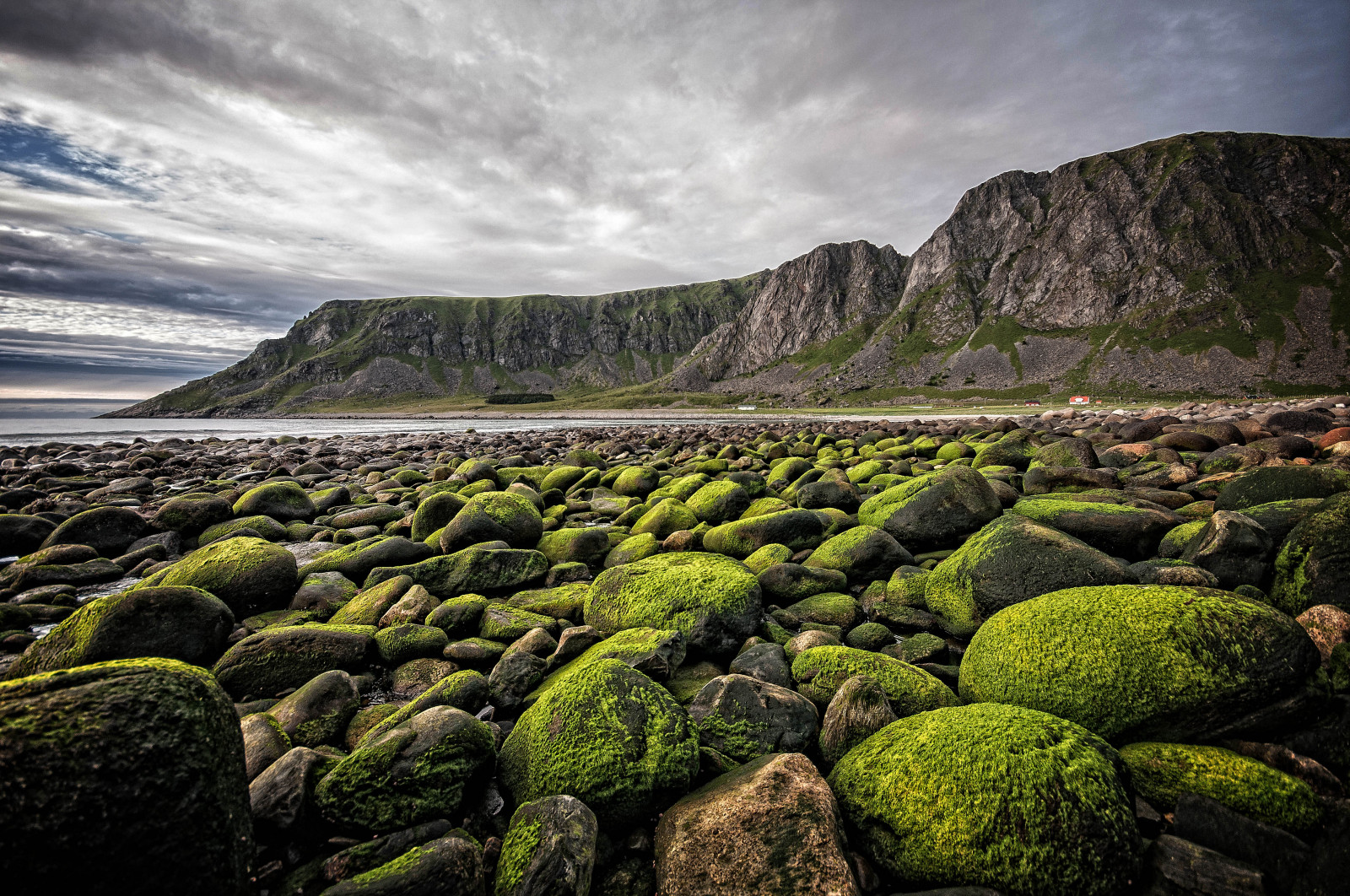slunečnímu záření, krajina, hory, moře, noc, kopec, voda, Skála, Příroda, pobřeží, tráva, nebe, kameny, pláž, zelená, Lofoten, Norsko, pobřeží, útes, letní, divočina, zřícenina, Terén, mrak, strom, hora, květ, oceán, vlna, přímořská krajina, materiál, barvy, norge, letní, geologie, venkov, přírodní prostředí, vestv g y, UNSTADu, lofotenislands