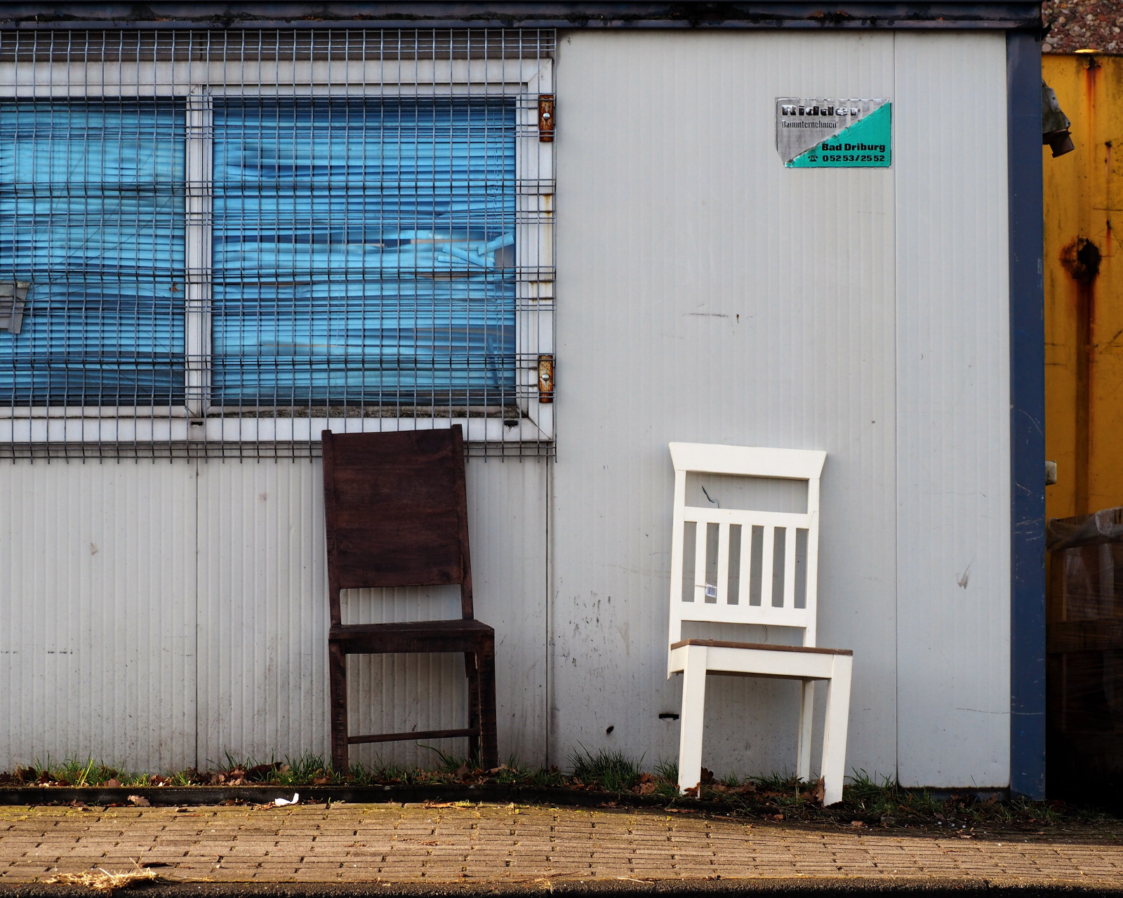 okno, město, budova, nebe, stěna, silnice, Dům, modrý, dveře, kontejner, Olympus, infrastruktura, rost, OMD, blau, zd, fasáda, gelb, Fenster, EM1, hůlka, urban area, obytný prostor, wlangemeyer, 40150 mm, m40150mmf4056r, Stuhl, flickrswarmlighting, osladit, Úsměv, Paderbor, Dreibein