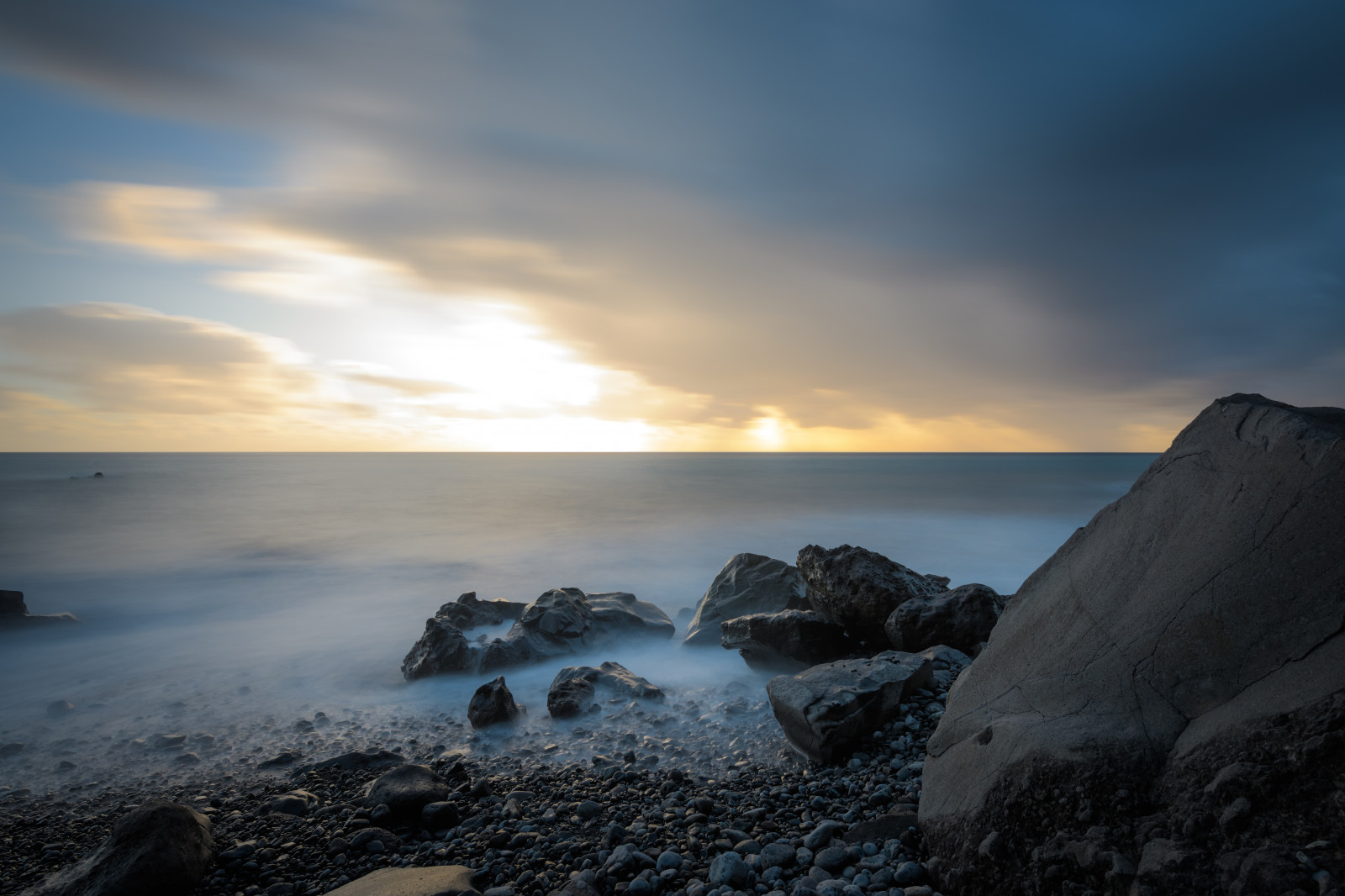 slunečnímu záření, krajina, západ slunce, moře, voda, Skála, Příroda, pobřeží, nebe, kameny, mraky, pláž, svítání, uklidnit, večer, ráno, pobřeží, útes, slunce, horizont, atmosféra, pelerína, soumrak, madeira, 2017, Terén, longexposure, mrak, svítání, venkovní, oceán, vlna, dof, jezero, meteorologický jev, zveřejněno, D500, mys, mys, 1120mm, 1120mmf28, coastal and oceanic landforms