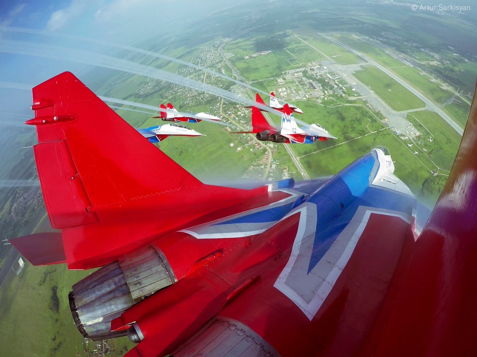 vozidlo, letoun, letadlo, akrobatický tým, mig 29, Mikoan MiG 29, letectvo, Let, letectví, křídlo, Snímek obrazovky, Atmosféra Země, stíhací letoun, jednoplošník